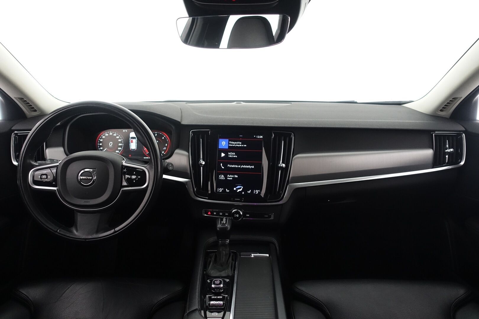 Volvo V90 2019 D4 AWD Momentum aut - | ACC | Webasto | Digimittaristo | Nahkasisusta | Vetokoukku | Pilot Assist | Keyless | Tutkat | LED | Ratinlämmitin | Comfort Istuimet | VOC | 2X Renkaat & Vanteet |