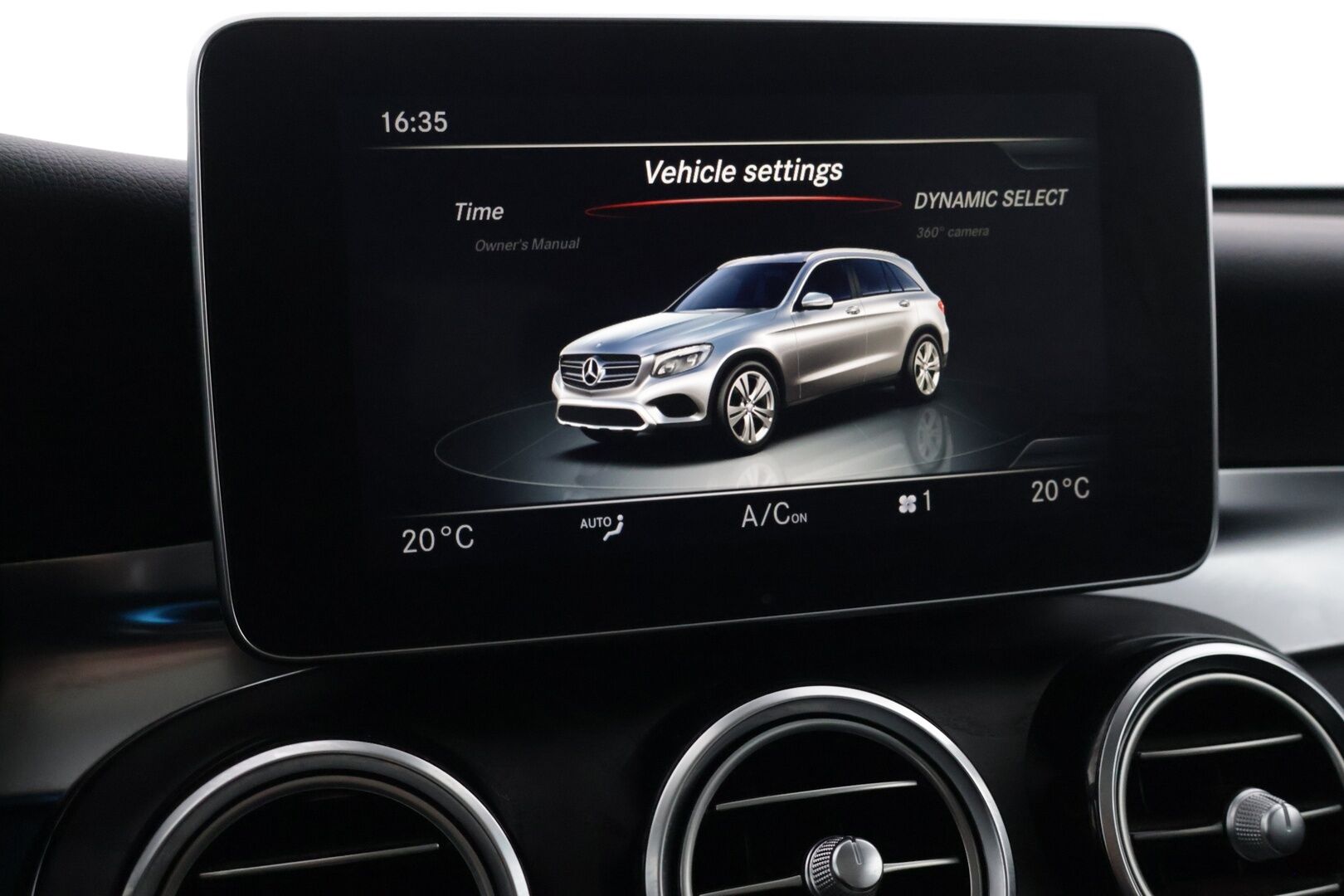 Mercedes-Benz GLC 2018 350 e 4MATIC **Burmeister / Alletaittuva koukku / Muistipenkit / Panorama / Navi** - **Huollettu ja hyvin pidetty / Kahdet hyvät renkaat aluvanteilla**