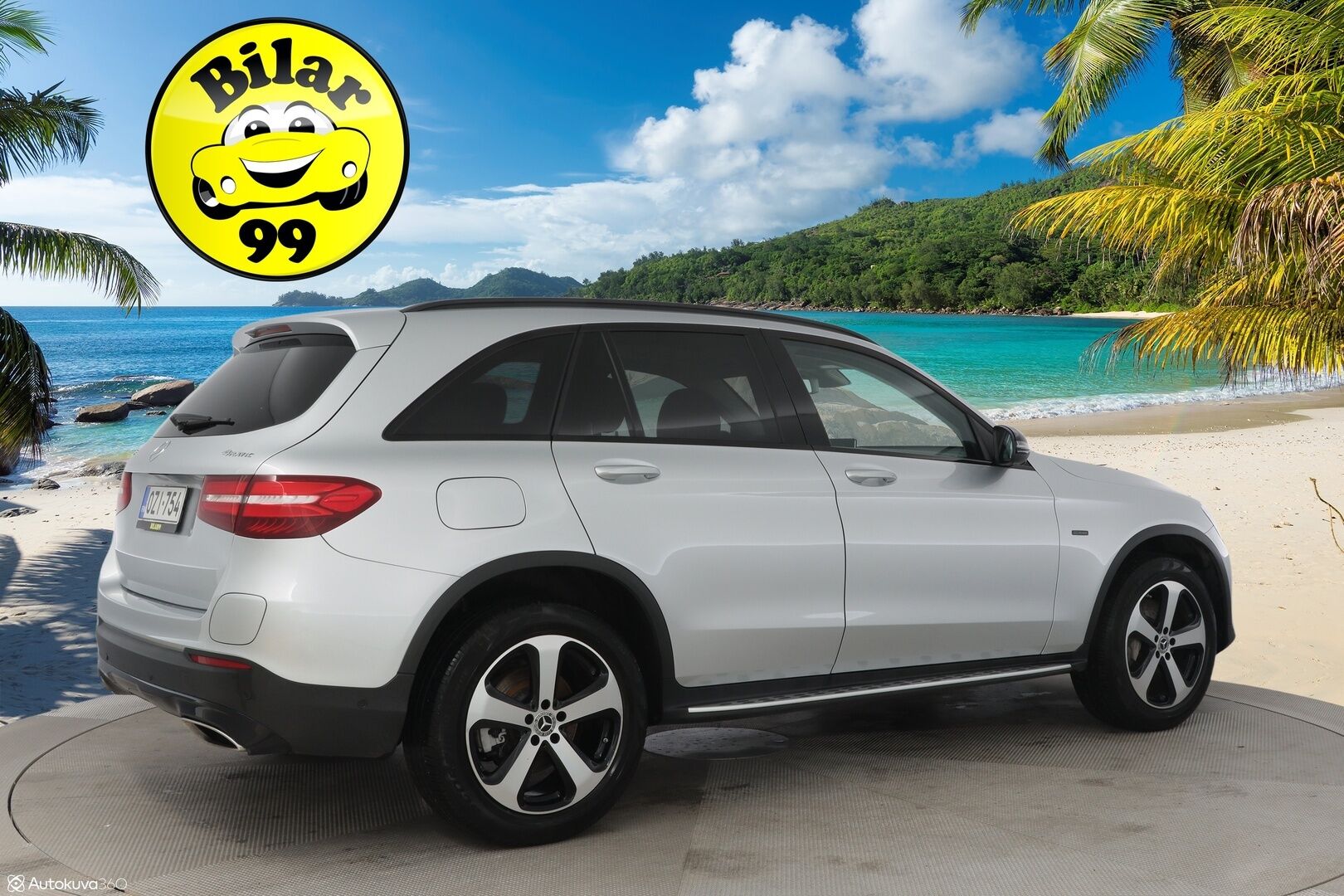 Mercedes-Benz GLC 2018 350 e 4MATIC **Burmeister / Alletaittuva koukku / Muistipenkit / Panorama / Navi** - **Huollettu ja hyvin pidetty / Kahdet hyvät renkaat aluvanteilla**