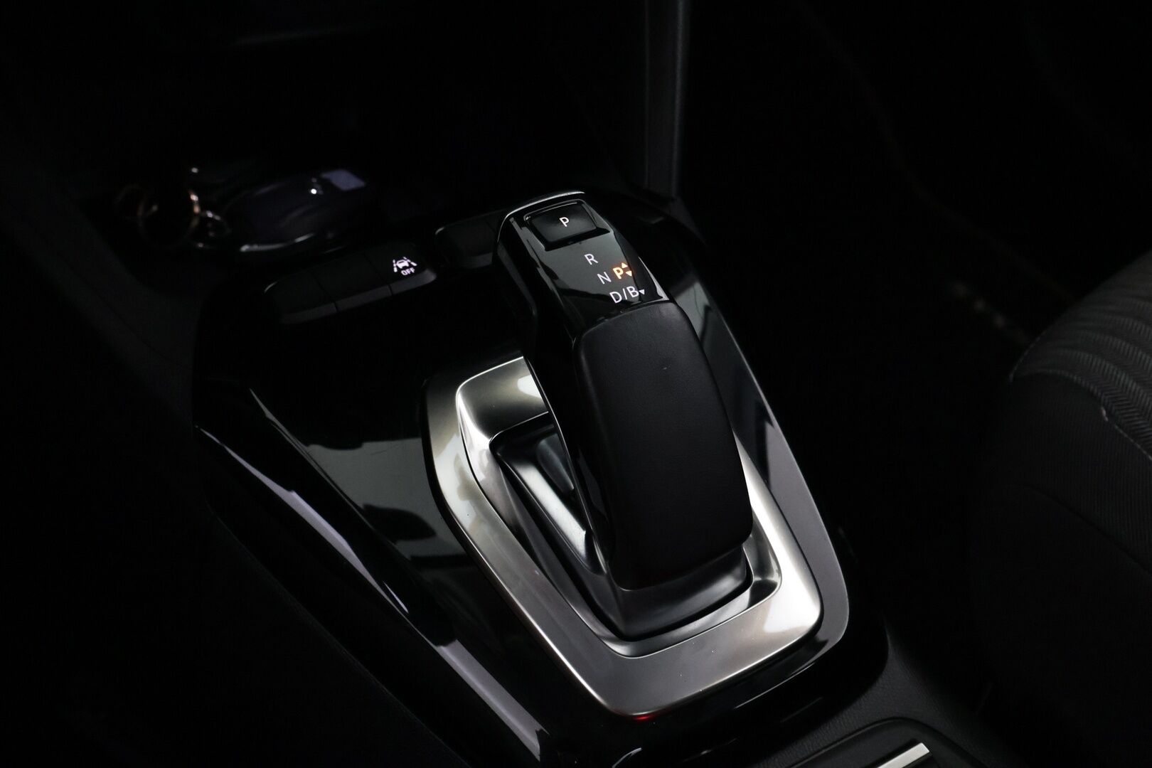 OPEL Corsa-e 2021 5-ov Comfort 136 automaatti - Vakkari | Peruutuskamera | Ratinlämmitys | Peruutustutkat | Digimittari 