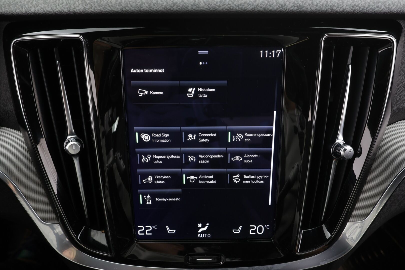 Volvo S60 2022 T8 AWD Long Range High Performance R-Design Edition aut * ACC / P.kamera / Full LED / Navi / Koukku / Muistipenkki * - 1.Om Suomi-auto / Akku kuntotarkastettu / Kahdet renkaat aluvanteilla / Merkkihuollettu