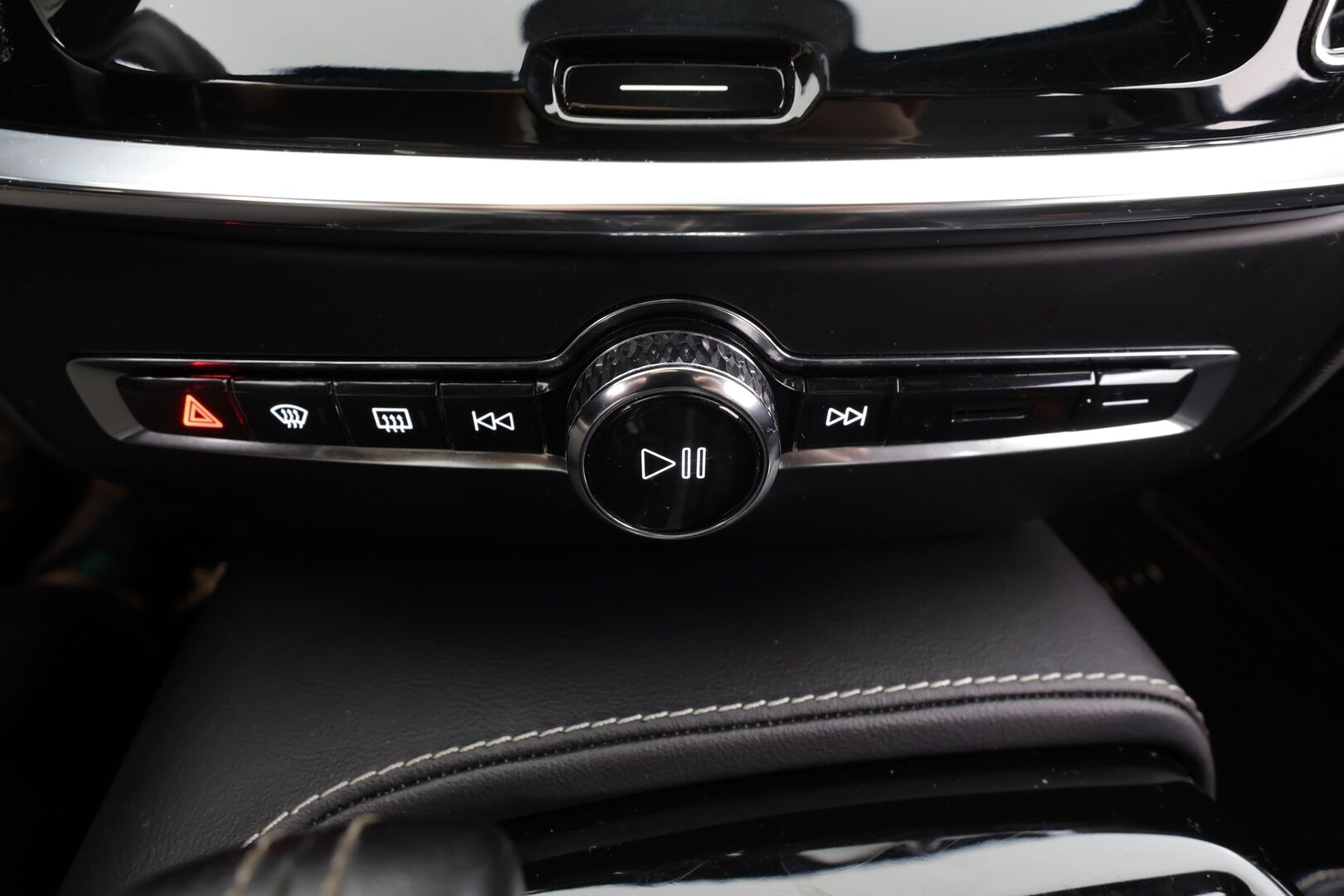 Volvo S60 2022 T8 AWD Long Range High Performance R-Design Edition aut * ACC / P.kamera / Full LED / Navi / Koukku / Muistipenkki * - 1.Om Suomi-auto / Akku kuntotarkastettu / Kahdet renkaat aluvanteilla / Merkkihuollettu