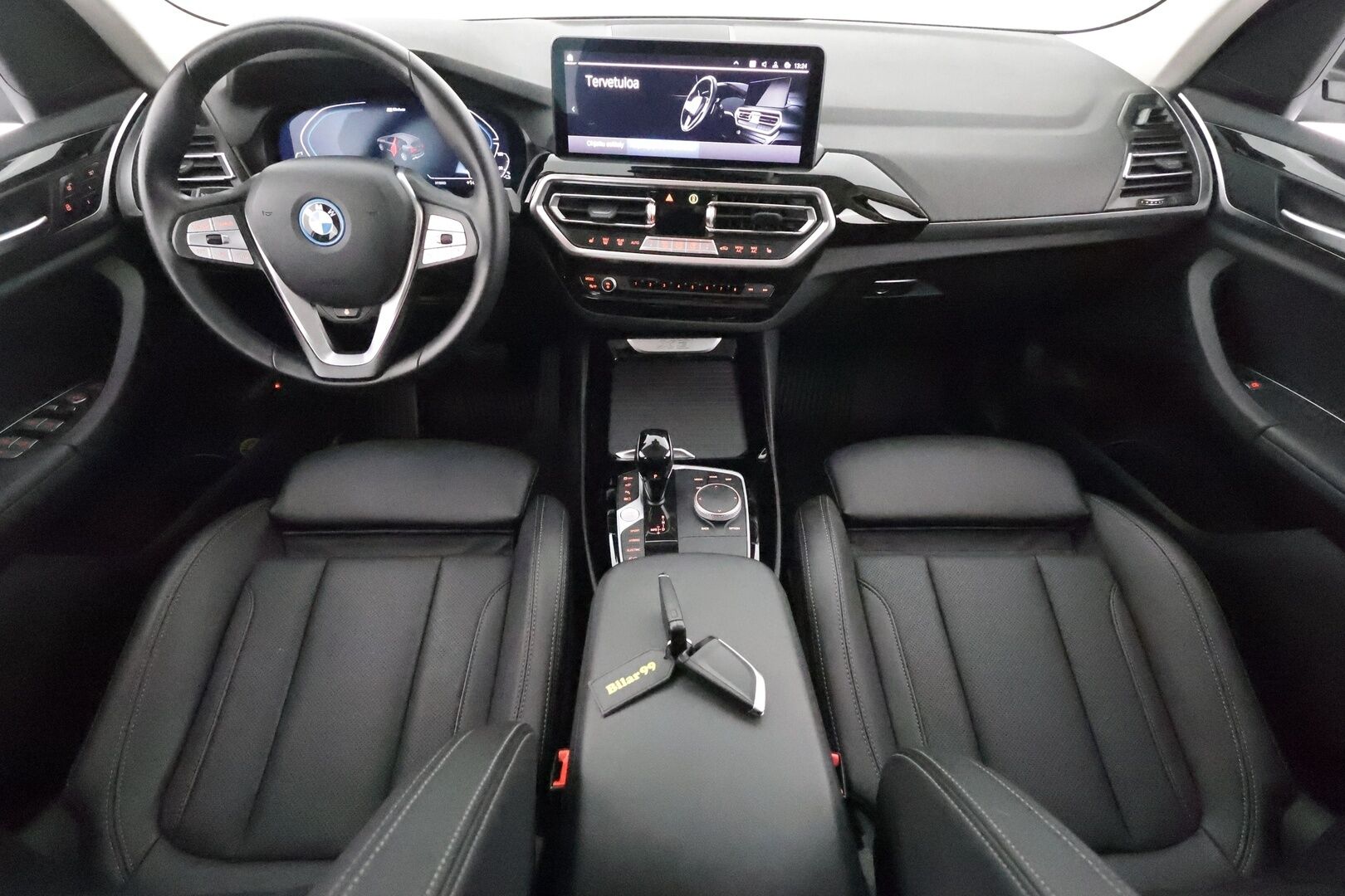 BMW X3 2022 G01 xDrive 30e A Charged Edition **1.Om Suomi-auto / 360° Kamera / Sporttipenkki Muistilla / HiFi / LED-valot / Navi** - 3,99 % KORKOTARJOUS TÄHÄN AUTOON - Akku kuntotarkastettu / Kaistavahti / Digimittaristo / KeylessGO / 2x Renkaat