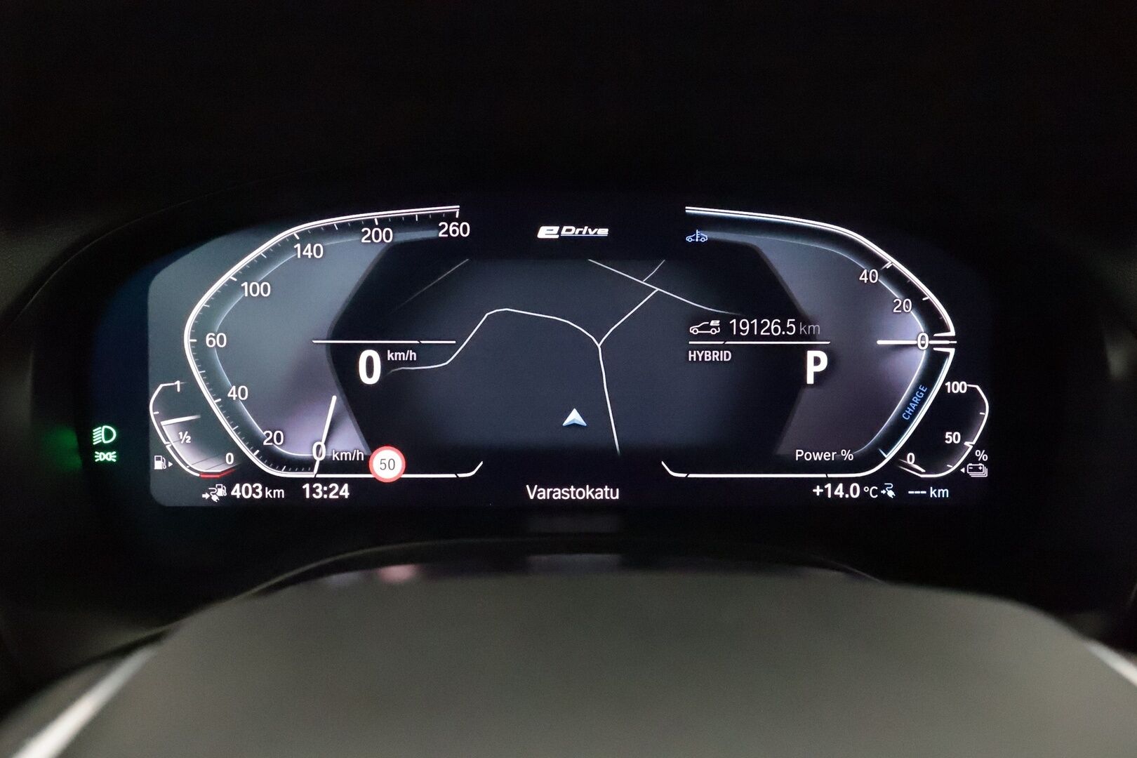 BMW X3 2022 G01 xDrive 30e A Charged Edition **1.Om Suomi-auto / 360° Kamera / Sporttipenkki Muistilla / HiFi / LED-valot / Navi** - 3,99 % KORKOTARJOUS TÄHÄN AUTOON - Akku kuntotarkastettu / Kaistavahti / Digimittaristo / KeylessGO / 2x Renkaat