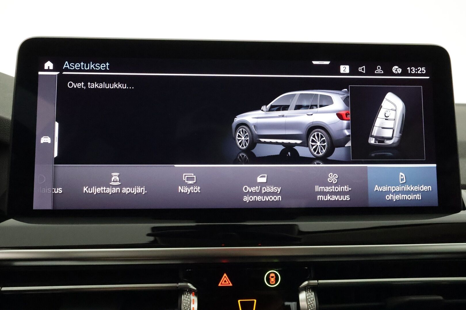 BMW X3 2022 G01 xDrive 30e A Charged Edition **1.Om Suomi-auto / 360° Kamera / Sporttipenkki Muistilla / HiFi / LED-valot / Navi** - 3,99 % KORKOTARJOUS TÄHÄN AUTOON - Akku kuntotarkastettu / Kaistavahti / Digimittaristo / KeylessGO / 2x Renkaat