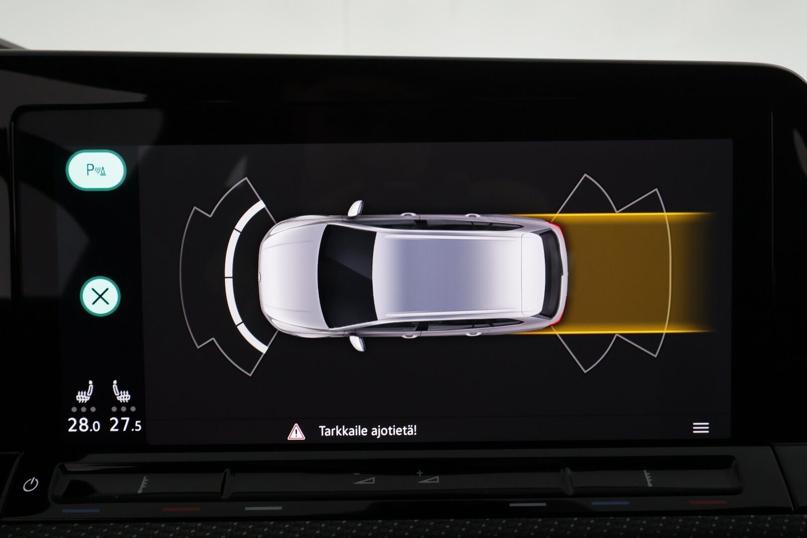 Volkswagen Golf 2022 Variant R-Line 1,5 eTSI 110 kW (MHEV) DSG-automaatti`*Adapt.vakkari / Webasto / 1om. Suomi-auto / Digimittaristo* - Kahdet renkaat / Merkkihuollettu