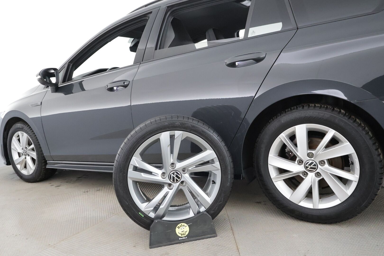 Volkswagen Golf 2022 Variant R-Line 1,5 eTSI 110 kW (MHEV) DSG-automaatti * 1om. Suomi-auto / ACC / Webasto / Digimittaristo * - Kahdet renkaat / Merkkihuollettu / Huippu siisti - HULLUT AVAJAISHULINAT KORKOTARJOUS 3,29 %