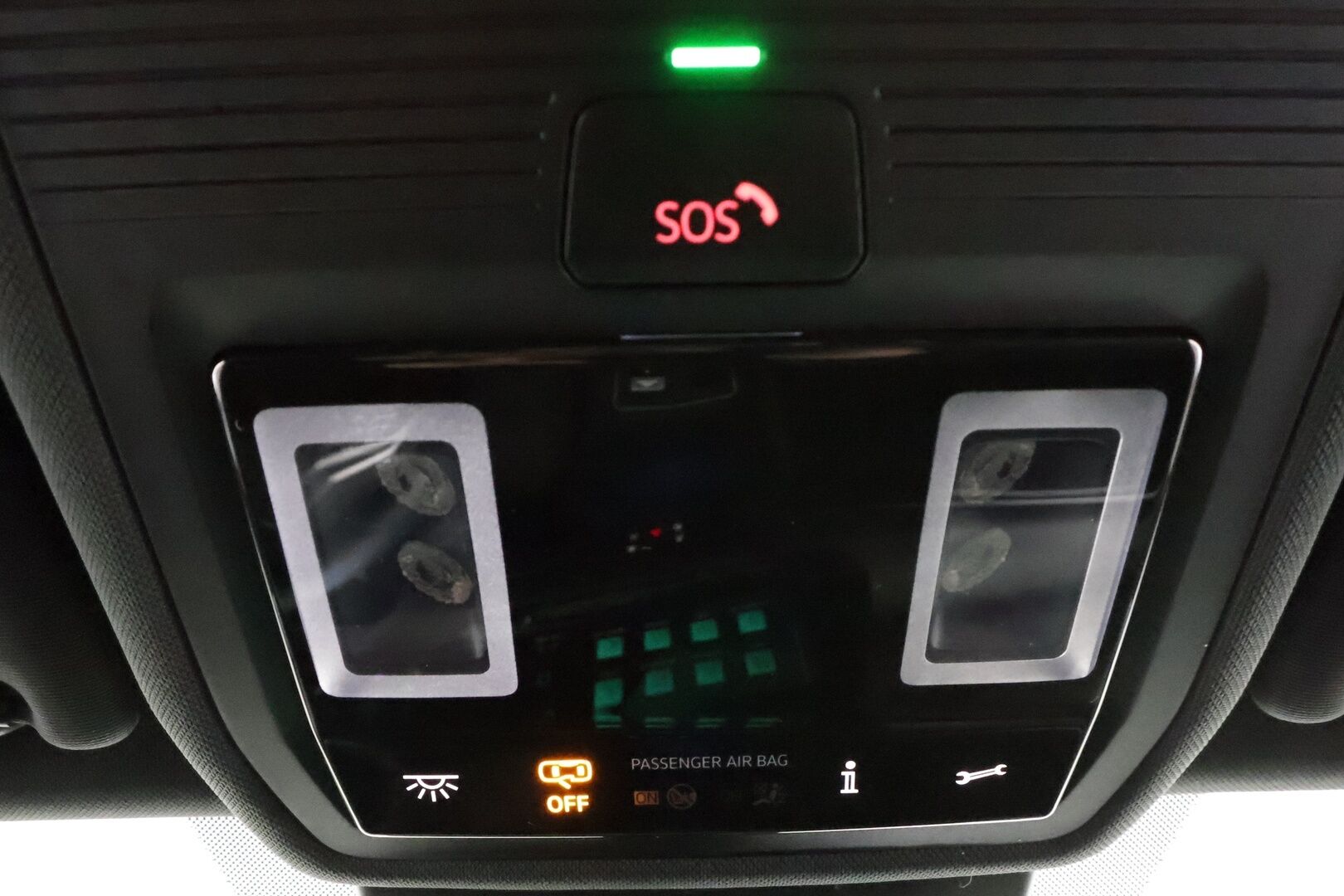 Volkswagen Golf 2022 Variant R-Line 1,5 eTSI 110 kW (MHEV) DSG-automaatti`*Adapt.vakkari / Webasto / 1om. Suomi-auto / Digimittaristo* - Kahdet renkaat / Merkkihuollettu