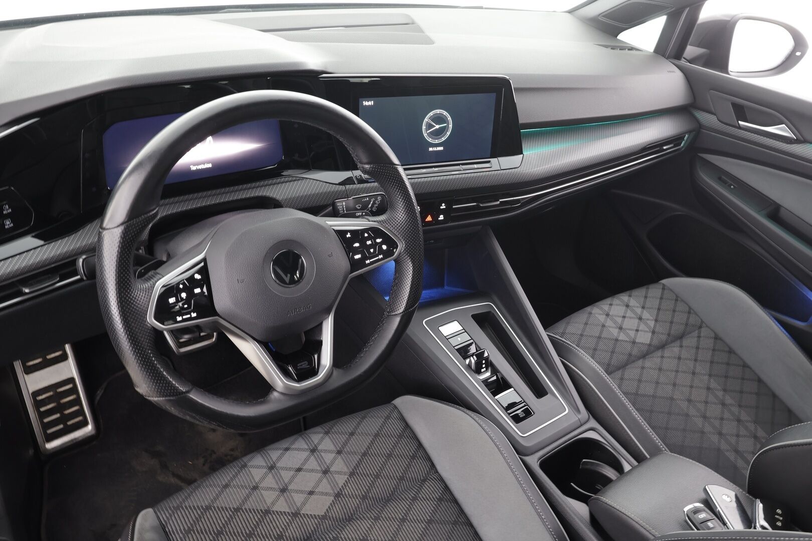 Volkswagen Golf 2022 Variant R-Line 1,5 eTSI 110 kW (MHEV) DSG-automaatti`*Adapt.vakkari / Webasto / 1om. Suomi-auto / Digimittaristo* - Kahdet renkaat / Merkkihuollettu