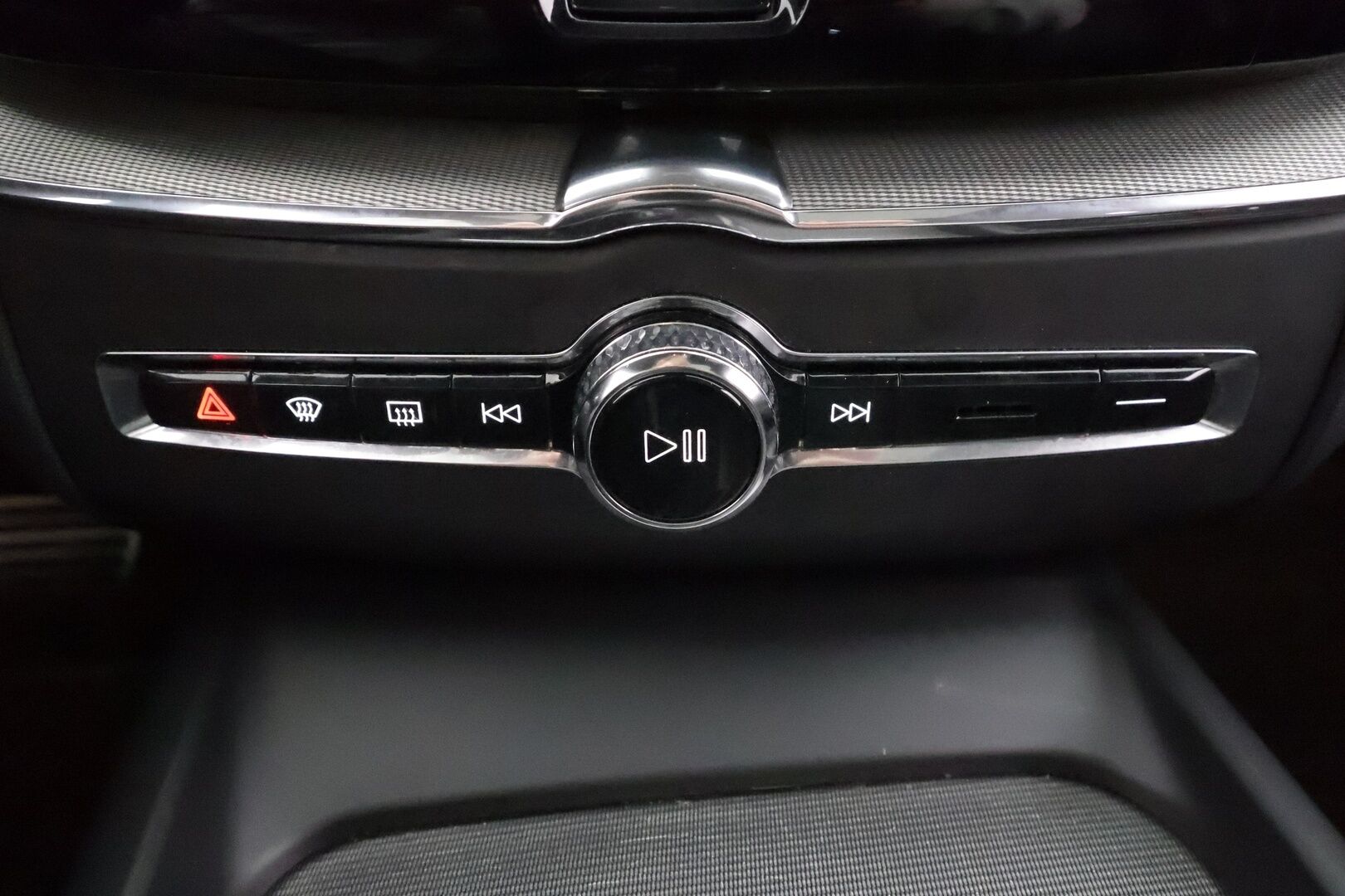 Volvo XC60 2022 T8 AWD Long Range High Performance R-Design Edition aut * ACC / Webasto / Muistipenkki / Koukku / Full LED * - Panorama / 1.Om Suomi-auto / Kahdet renkaat aluvanteilla / Merkkihuollettu