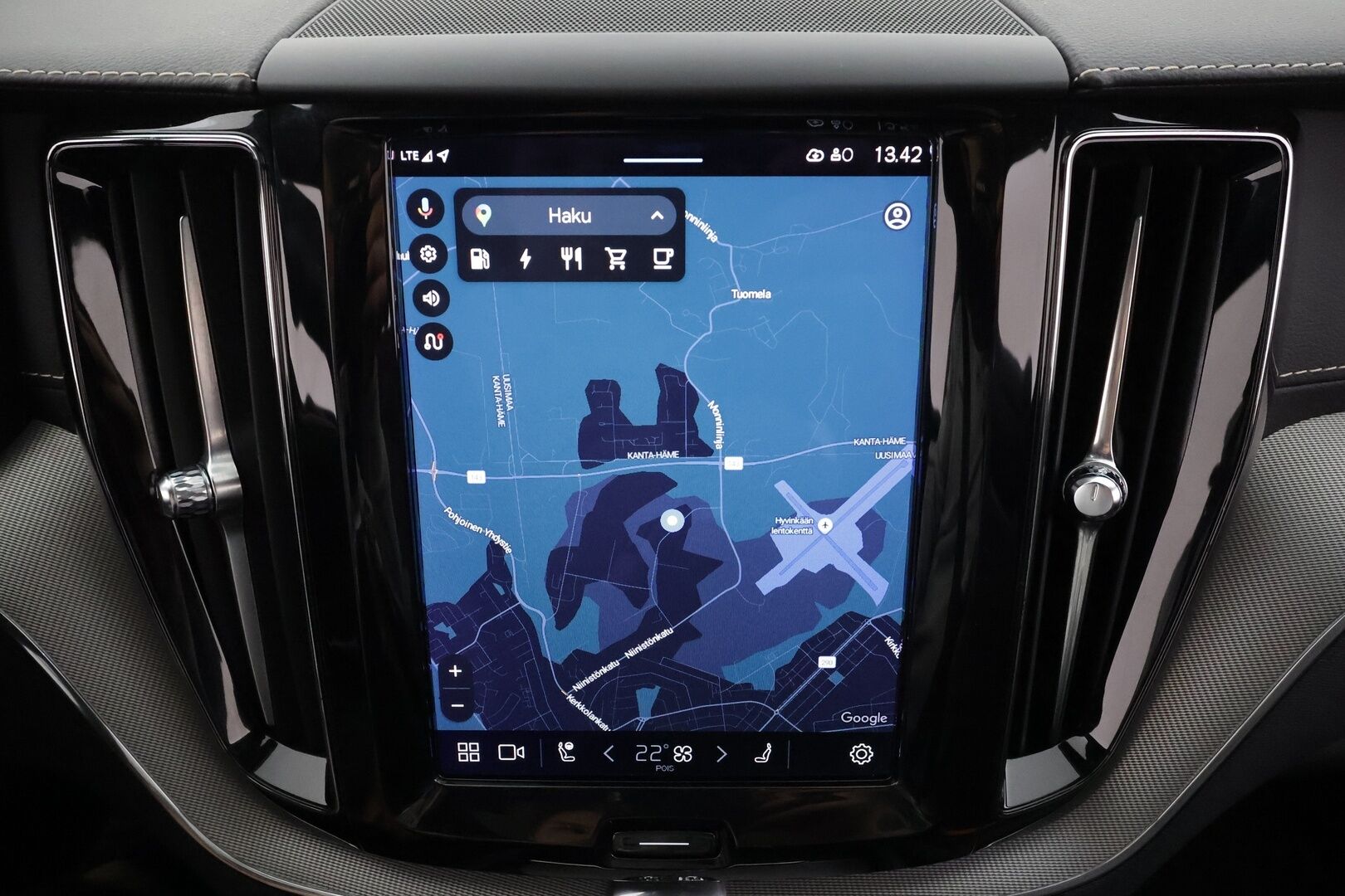 Volvo XC60 2022 T8 AWD Long Range High Performance R-Design Edition aut * ACC / Webasto / Muistipenkki / Koukku / Full LED * - Panorama / 1.Om Suomi-auto / Kahdet renkaat aluvanteilla / Merkkihuollettu