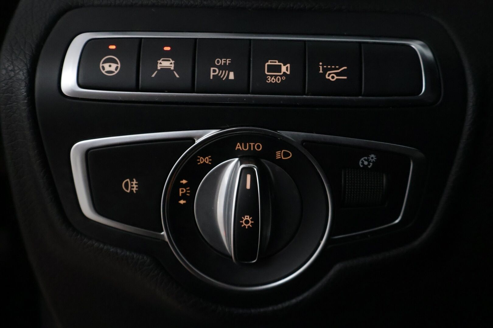 Mercedes-Benz GLC 2017 GLC 350 e 4MATIC Viistoperä (AB) 5ov 1991cm3 A - | Burmester | DTR+Q | 360° | Nahkasisusta | Muistipenkit | HUD | Ambient-light | Keyless Go | Airmatic |