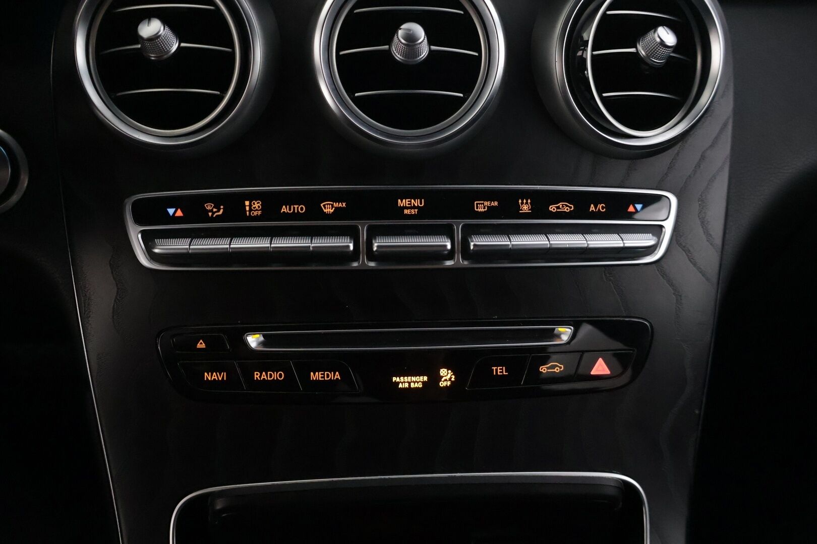 Mercedes-Benz GLC 2017 GLC 350 e 4MATIC Viistoperä (AB) 5ov 1991cm3 A - | Burmester | DTR+Q | 360° | Nahkasisusta | Muistipenkit | HUD | Ambient-light | Keyless Go | Airmatic |