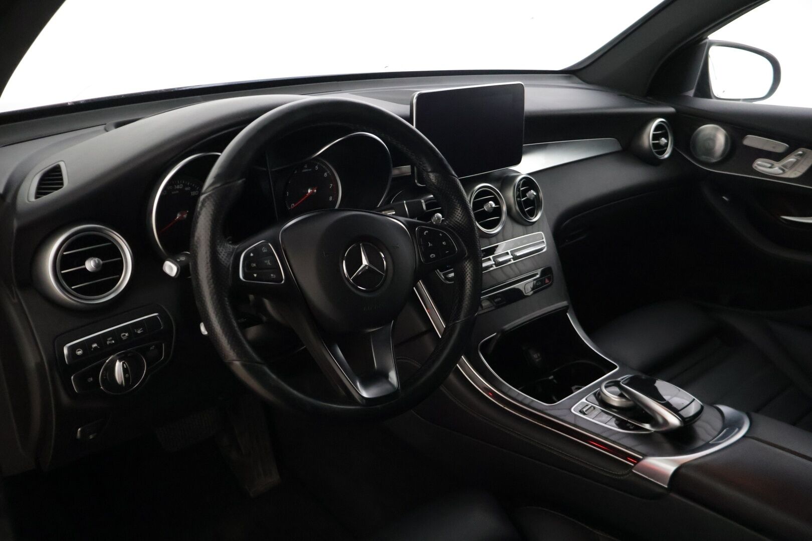 Mercedes-Benz GLC 2017 GLC 350 e 4MATIC Viistoperä (AB) 5ov 1991cm3 A - | Burmester | DTR+Q | 360° | Nahkasisusta | Muistipenkit | HUD | Ambient-light | Keyless Go | Airmatic |