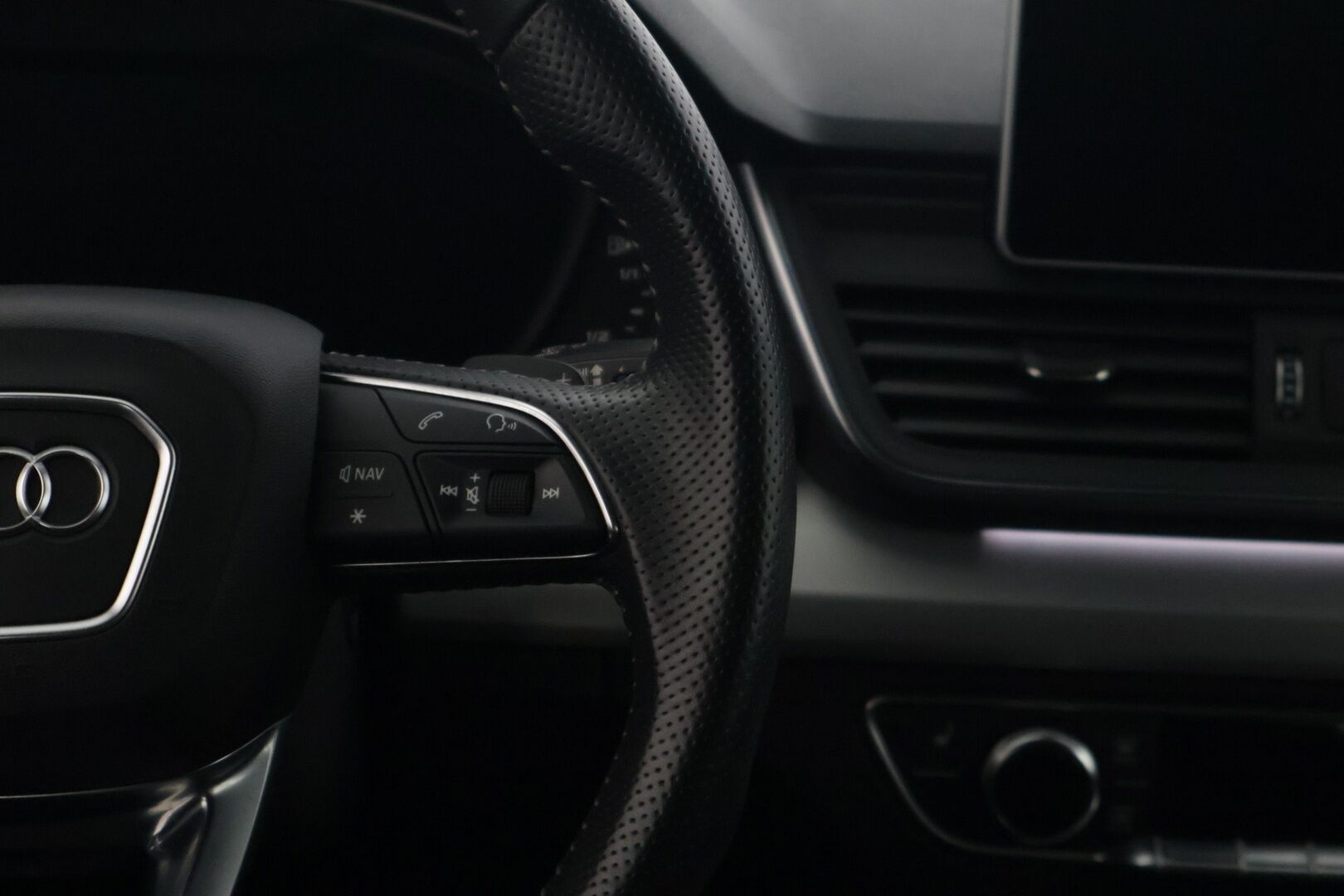 Audi Q5 2020 S-Line 55 TFSI e quattro S tronic *ACC / FlatBottom / Digimittaristo / P. Kamera / BLIS / Sähköpenkki* - Juuri saapunut! - HULLUT AVAJAISHULINAT KORKOTARJOUS 3,29 %