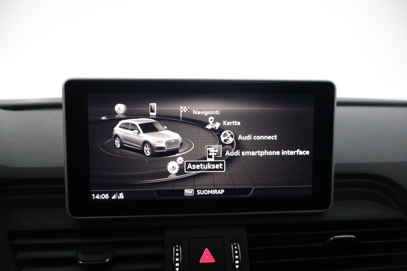 Audi Q5 2020 S-Line 55 TFSI e quattro S tronic *ACC / FlatBottom / Digimittaristo / P. Kamera / BLIS / Sähköpenkki* - Juuri saapunut! - HULLUT AVAJAISHULINAT KORKOTARJOUS 3,29 %