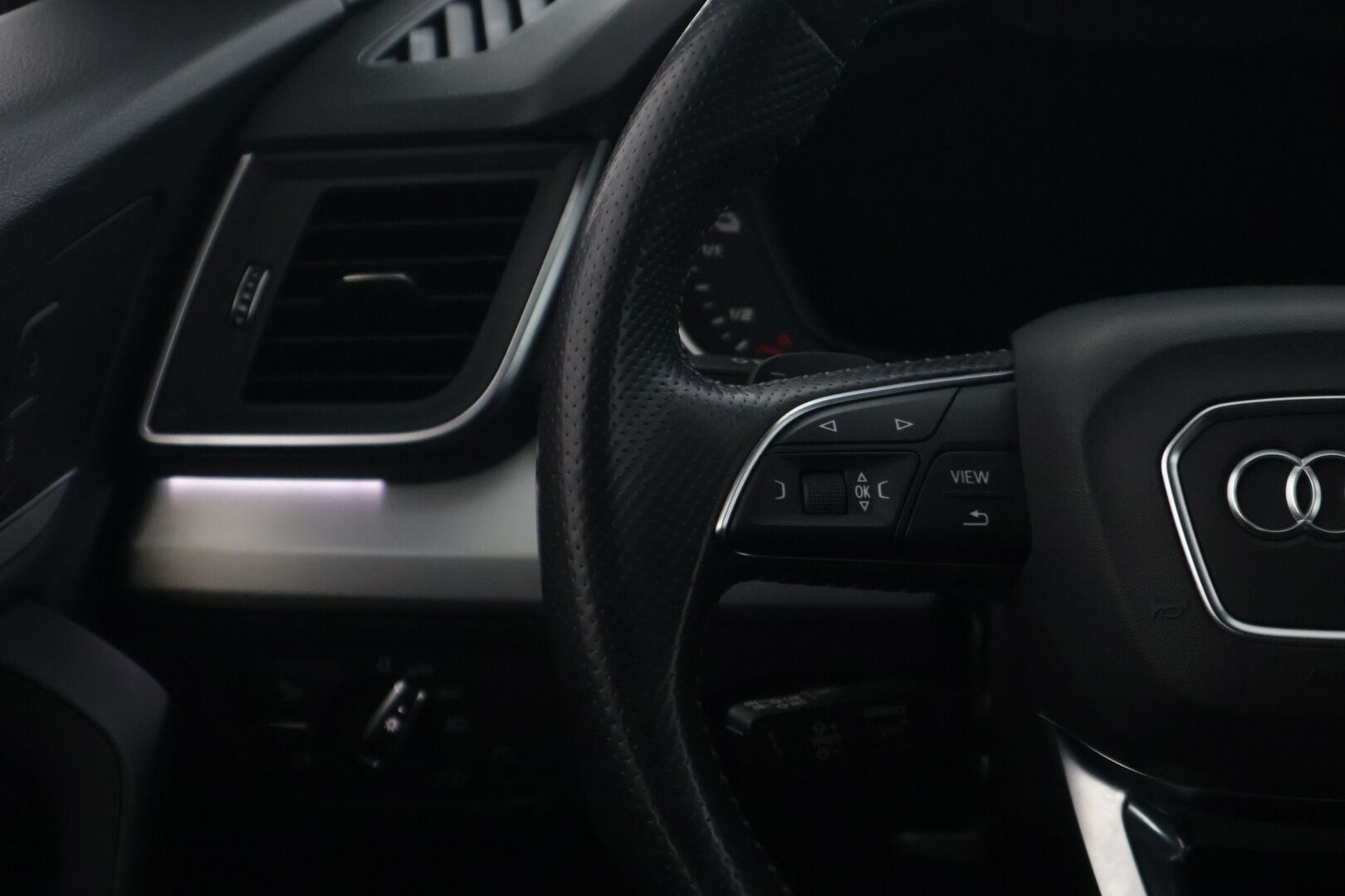 Audi Q5 2020 S-Line 55 TFSI e quattro S tronic *ACC / FlatBottom / Digimittaristo / P. Kamera / BLIS / Sähköpenkki* - Juuri saapunut! - HULLUT AVAJAISHULINAT KORKOTARJOUS 3,29 %