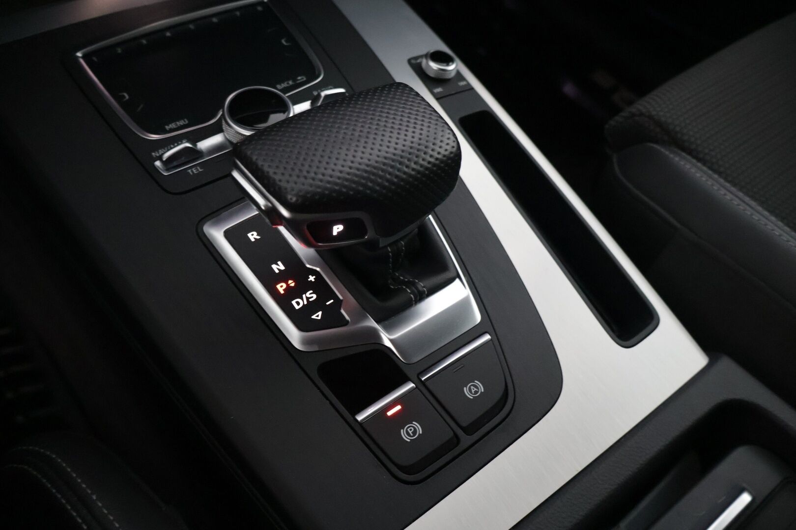 Audi Q5 2020 S-Line 55 TFSI e quattro S tronic *ACC / FlatBottom / Digimittaristo / P. Kamera / BLIS / Sähköpenkki* - Juuri saapunut! - HULLUT AVAJAISHULINAT KORKOTARJOUS 3,29 %