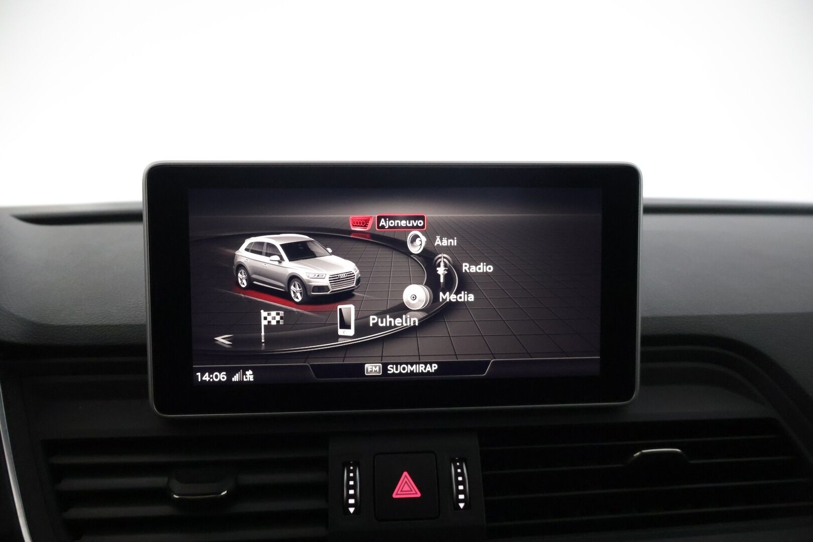 Audi Q5 2020 Launch Edition S-Line 55 TFSI e quattro S tronic S-line *ACC / FlatBottom / P. Kamera / BLIS / Sähköpenkki* - Juuri saapunut! - HULLUT AVAJAISHULINAT KORKOTARJOUS 3,29 %