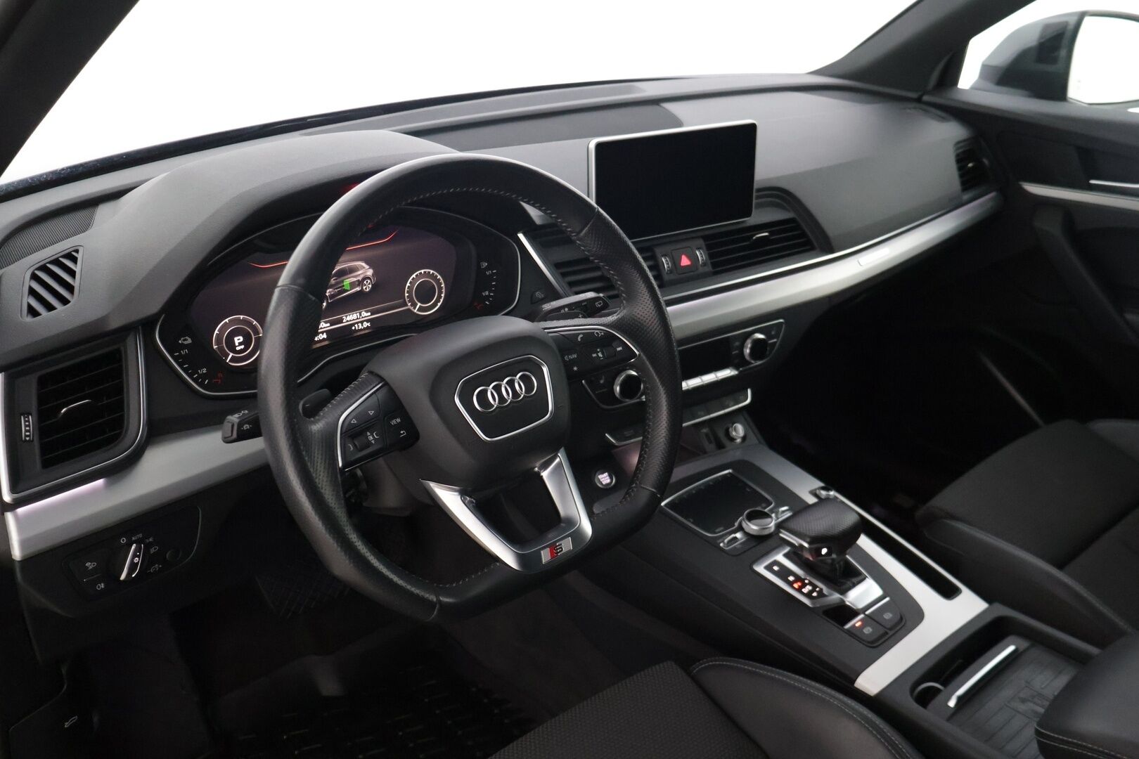 Audi Q5 2020 Launch Edition S-Line 55 TFSI e quattro S tronic S-line *ACC / FlatBottom / P. Kamera / BLIS / Sähköpenkki* - Juuri saapunut! - HULLUT AVAJAISHULINAT KORKOTARJOUS 3,29 %