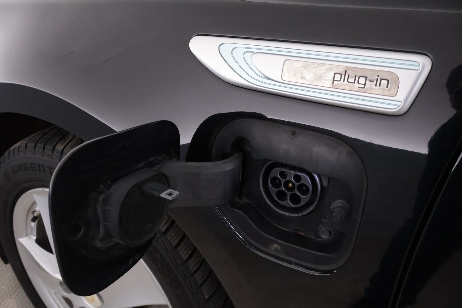 Kia Optima 2018 2,0 GDI PHEV Business Premium A/T *Ilmastoidut Nahat / Harman/Kardon / Adapt. Vakkari / P-kamera / Ratinlämmitin* - Muistipenkki / Navi / Keyless / Hyvä huoltohistoria / Kahdet renkaat aluvanteilla