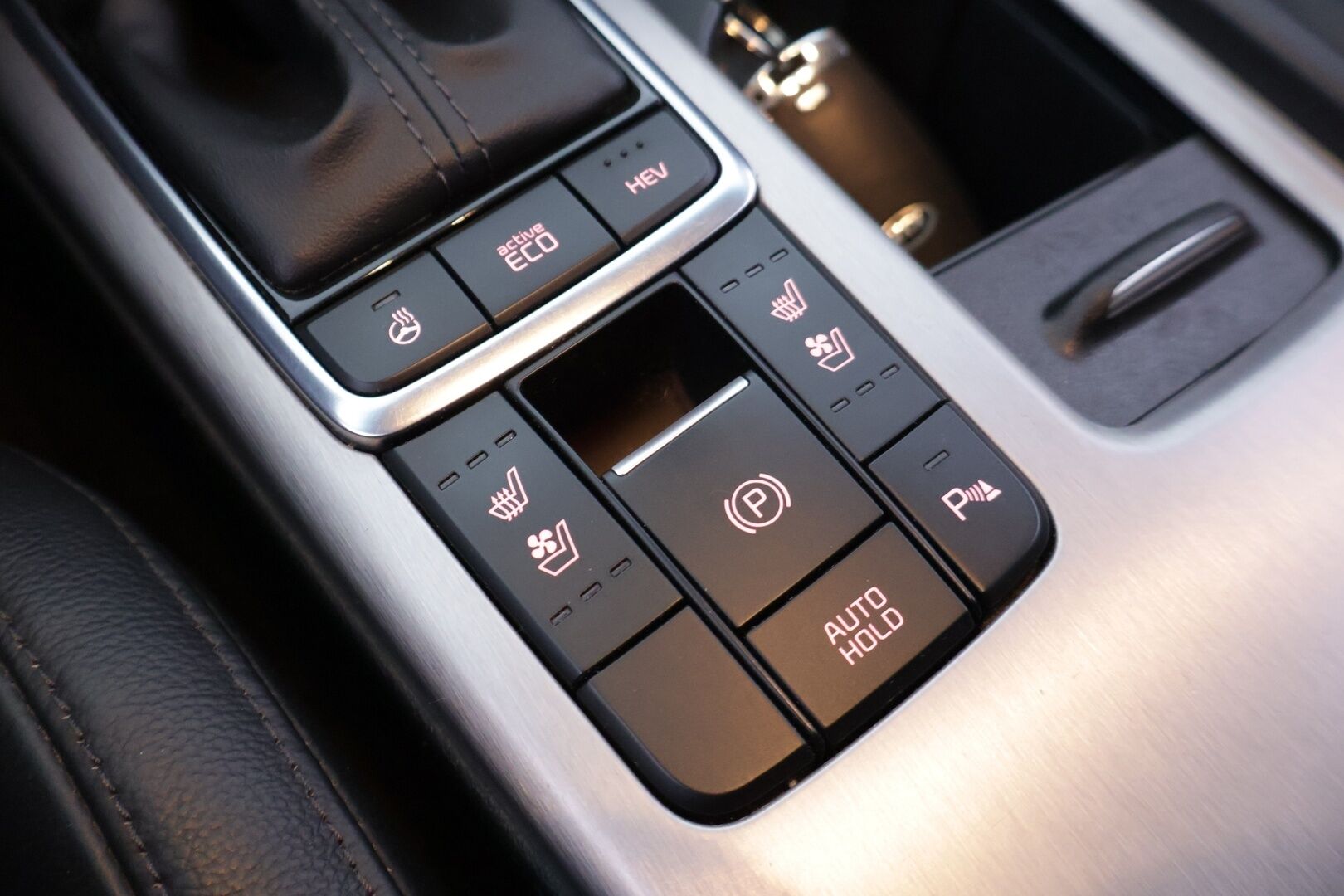 Kia Optima 2018 2,0 GDI PHEV Business Premium A/T *Ilmastoidut Nahat / Harman/Kardon / Adapt. Vakkari / P-kamera / Ratinlämmitin* - Muistipenkki / Navi / Keyless / Hyvä huoltohistoria / Kahdet renkaat aluvanteilla - HULLUT VÄLIPÄIVÄT KORKOTARJOUS 2,49%