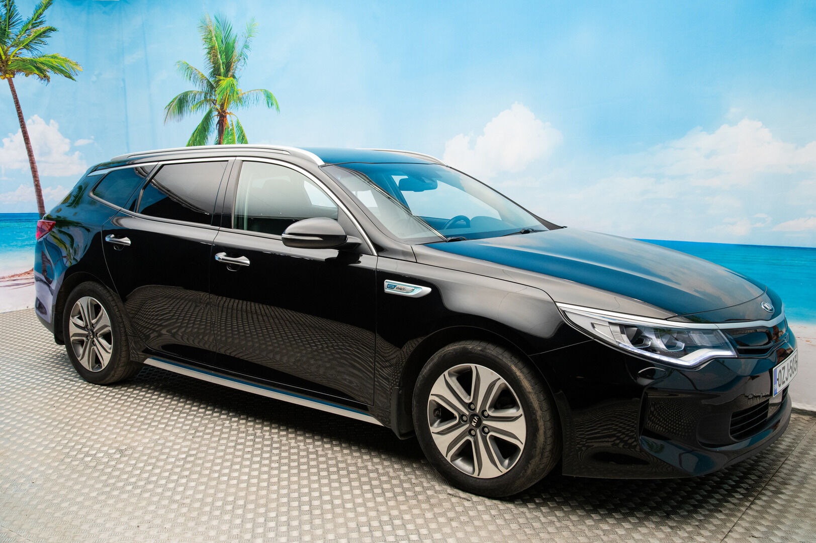 Kia Optima 2018 2,0 GDI PHEV Business Premium A/T *Ilmastoidut Nahat / Harman/Kardon / Adapt. Vakkari / P-kamera / Ratinlämmitin* - Muistipenkki / Navi / Keyless / Hyvä huoltohistoria / Kahdet renkaat aluvanteilla - HULLUT JOULUT KORKOTARJOUS 2,49% 