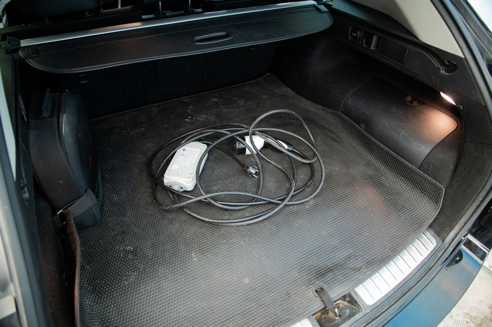 Kia Optima 2018 2,0 GDI PHEV Business Premium A/T *Ilmastoidut Nahat / Harman/Kardon / Adapt. Vakkari / P-kamera / Ratinlämmitin* - Muistipenkki / Navi / Keyless / Hyvä huoltohistoria / Kahdet renkaat aluvanteilla - HULLUT JOULUT KORKOTARJOUS 2,49% 