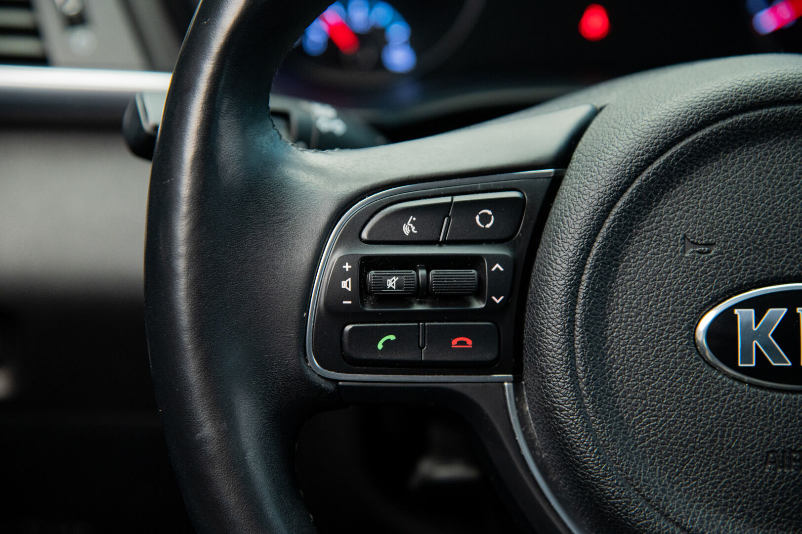 Kia Optima 2018 2,0 GDI PHEV Business Premium A/T *Ilmastoidut Nahat / Harman/Kardon / Adapt. Vakkari / P-kamera / Ratinlämmitin* - Muistipenkki / Navi / Keyless / Hyvä huoltohistoria / Kahdet renkaat aluvanteilla - HULLUT JOULUT KORKOTARJOUS 2,49% 