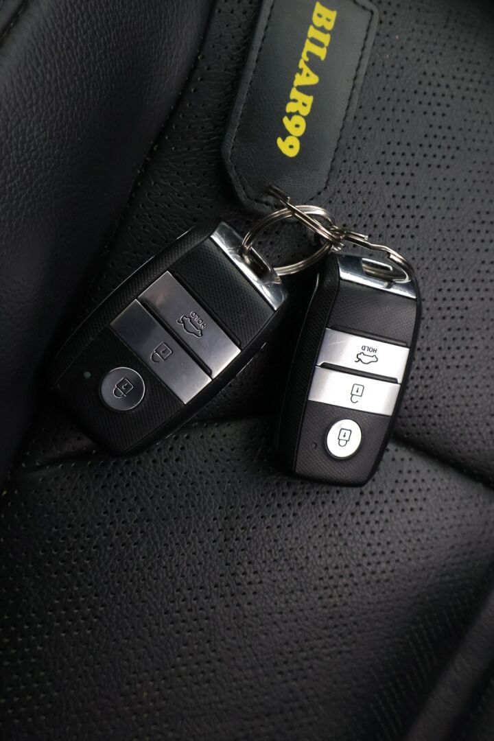 Kia Optima 2018 2,0 GDI PHEV Business Premium A/T *Ilmastoidut Nahat / Harman/Kardon / Adapt. Vakkari / P-kamera / Ratinlämmitin* - Muistipenkki / Navi / Keyless / Hyvä huoltohistoria / Kahdet renkaat aluvanteilla - HULLUT VÄLIPÄIVÄT KORKOTARJOUS 2,49%