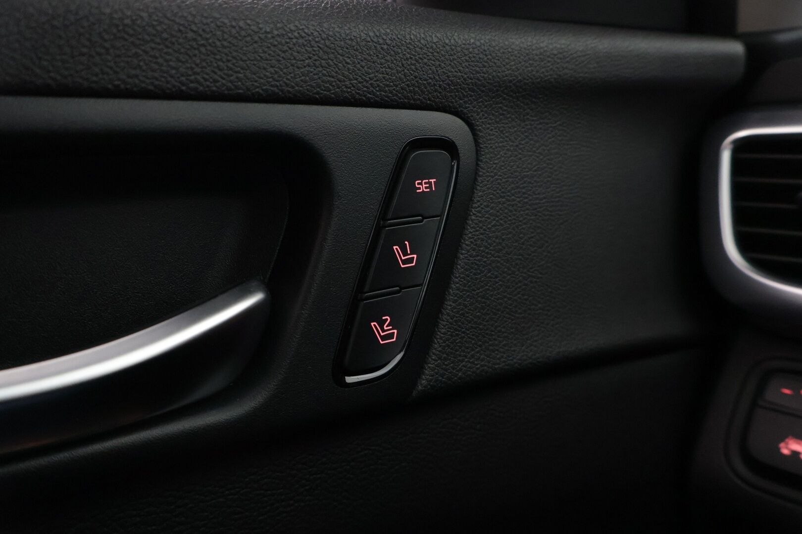 Kia Optima 2018 2,0 GDI PHEV Business Premium A/T *Ilmastoidut Nahat / Harman/Kardon / Adapt. Vakkari / P-kamera / Ratinlämmitin* - Muistipenkki / Navi / Keyless / Hyvä huoltohistoria / Kahdet renkaat aluvanteilla - HULLUT VÄLIPÄIVÄT KORKOTARJOUS 2,49%