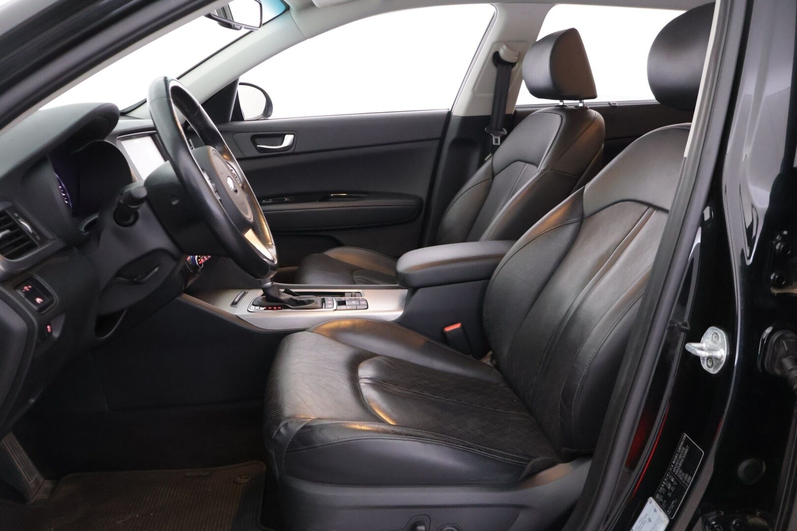 Kia Optima 2018 2,0 GDI PHEV Business Premium A/T *Ilmastoidut Nahat / Harman/Kardon / Adapt. Vakkari / P-kamera / Ratinlämmitin* - Muistipenkki / Navi / Keyless / Hyvä huoltohistoria / Kahdet renkaat aluvanteilla - HULLUT VÄLIPÄIVÄT KORKOTARJOUS 2,49%