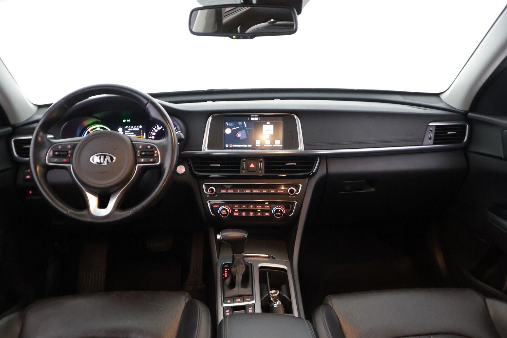 Kia Optima 2018 2,0 GDI PHEV Business Premium A/T *Ilmastoidut Nahat / Harman/Kardon / Adapt. Vakkari / P-kamera / Ratinlämmitin* - Muistipenkki / Navi / Keyless / Hyvä huoltohistoria / Kahdet renkaat aluvanteilla - HULLUT VÄLIPÄIVÄT KORKOTARJOUS 2,49%