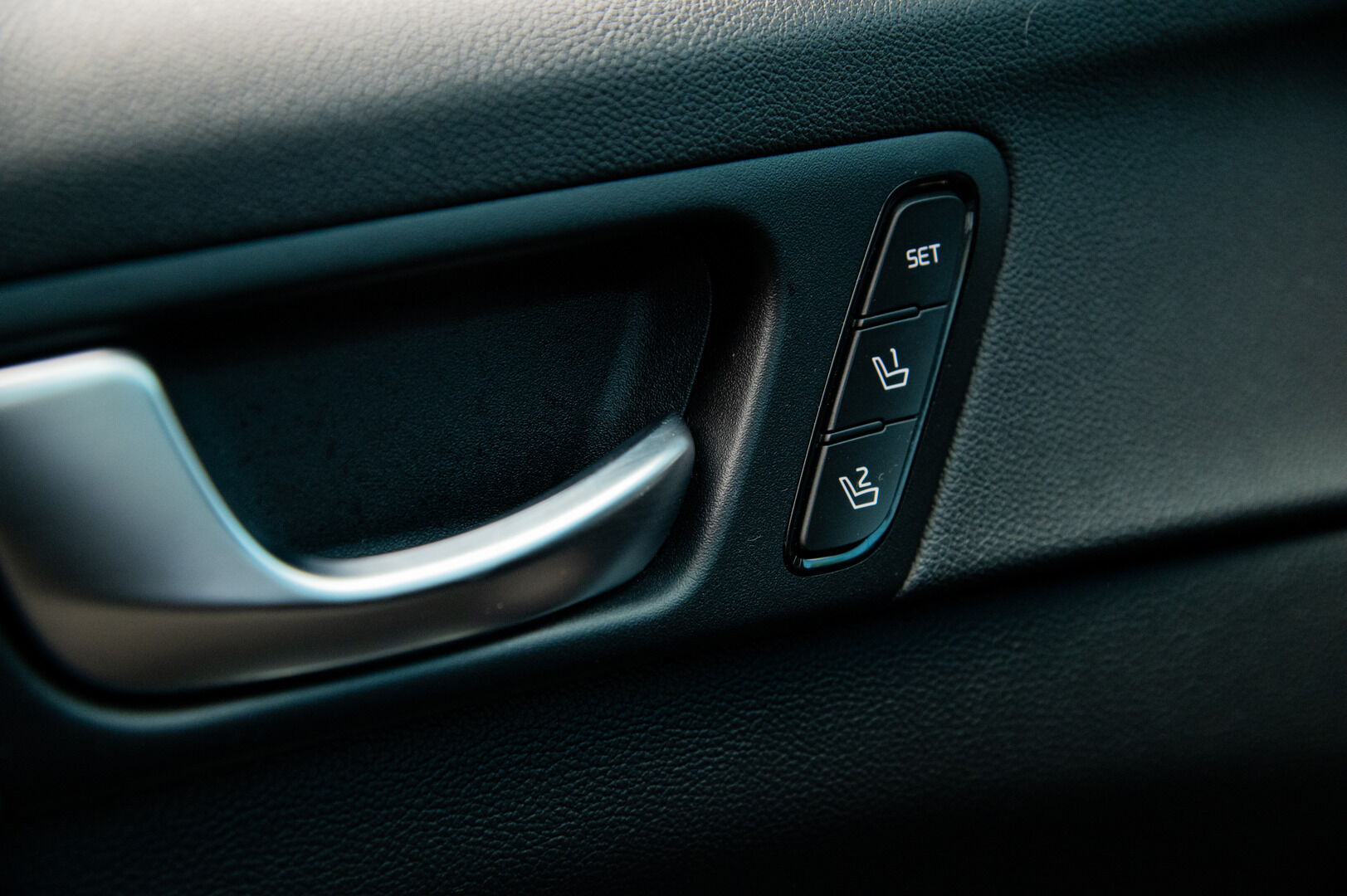 Kia Optima 2018 2,0 GDI PHEV Business Premium A/T *Ilmastoidut Nahat / Harman/Kardon / Adapt. Vakkari / P-kamera / Ratinlämmitin* - Muistipenkki / Navi / Keyless / Hyvä huoltohistoria / Kahdet renkaat aluvanteilla - HULLUT JOULUT KORKOTARJOUS 2,49% 