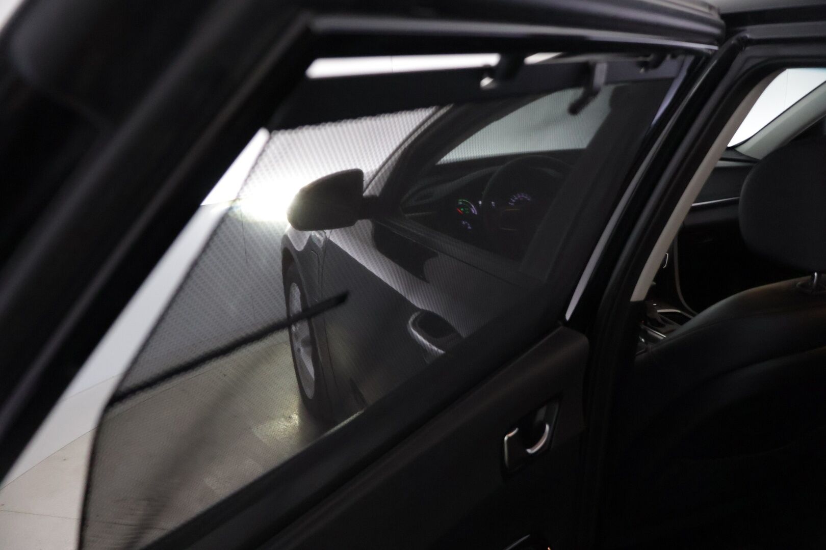 Kia Optima 2018 2,0 GDI PHEV Business Premium A/T *Ilmastoidut Nahat / Harman/Kardon / Adapt. Vakkari / P-kamera / Ratinlämmitin* - Muistipenkki / Navi / Keyless / Hyvä huoltohistoria / Kahdet renkaat aluvanteilla - HULLUT VÄLIPÄIVÄT KORKOTARJOUS 2,49%