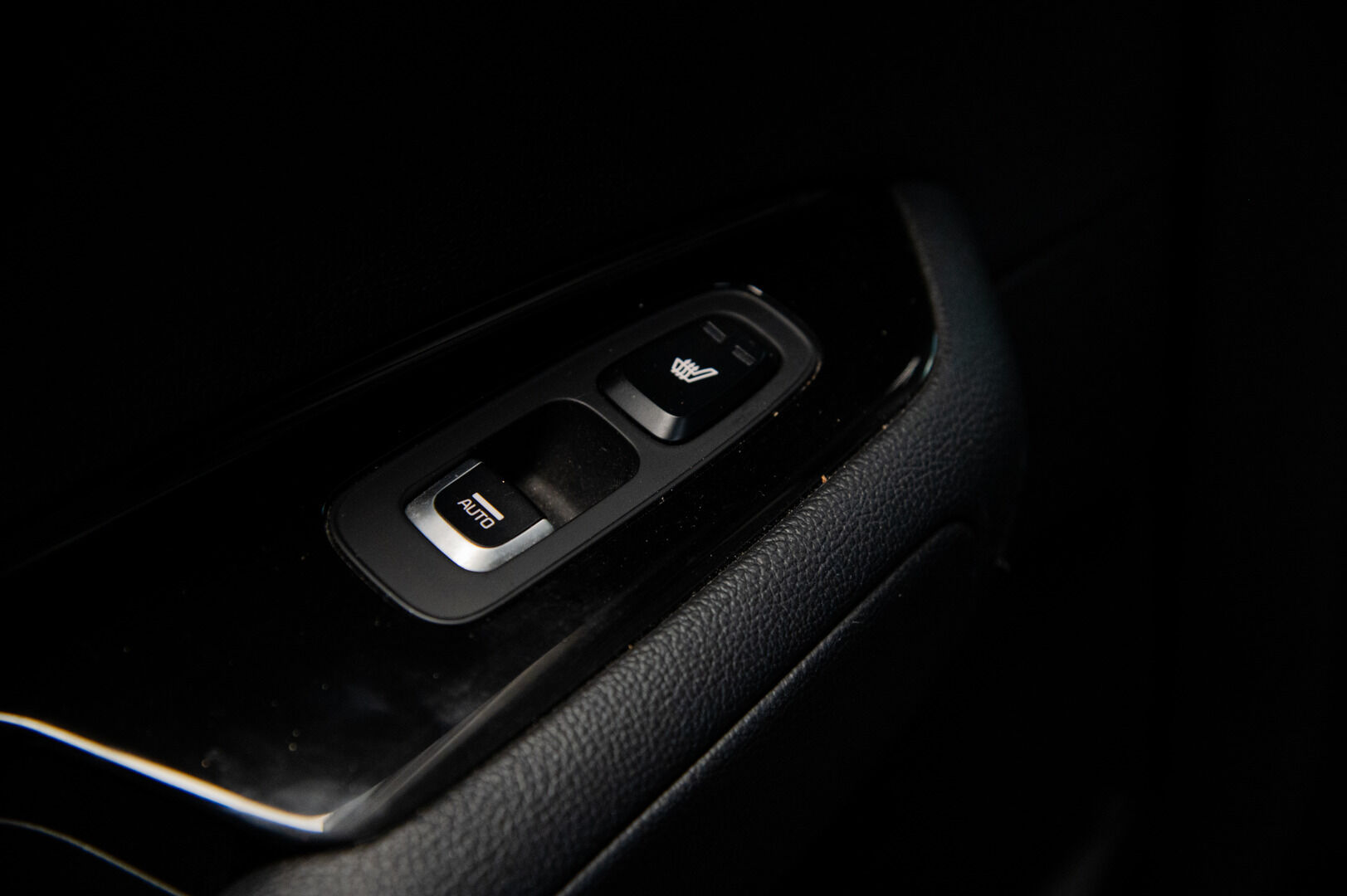 Kia Optima 2018 2,0 GDI PHEV Business Premium A/T *Ilmastoidut Nahat / Harman/Kardon / Adapt. Vakkari / P-kamera / Ratinlämmitin* - Muistipenkki / Navi / Keyless / Hyvä huoltohistoria / Kahdet renkaat aluvanteilla - HULLUT JOULUT KORKOTARJOUS 2,49% 