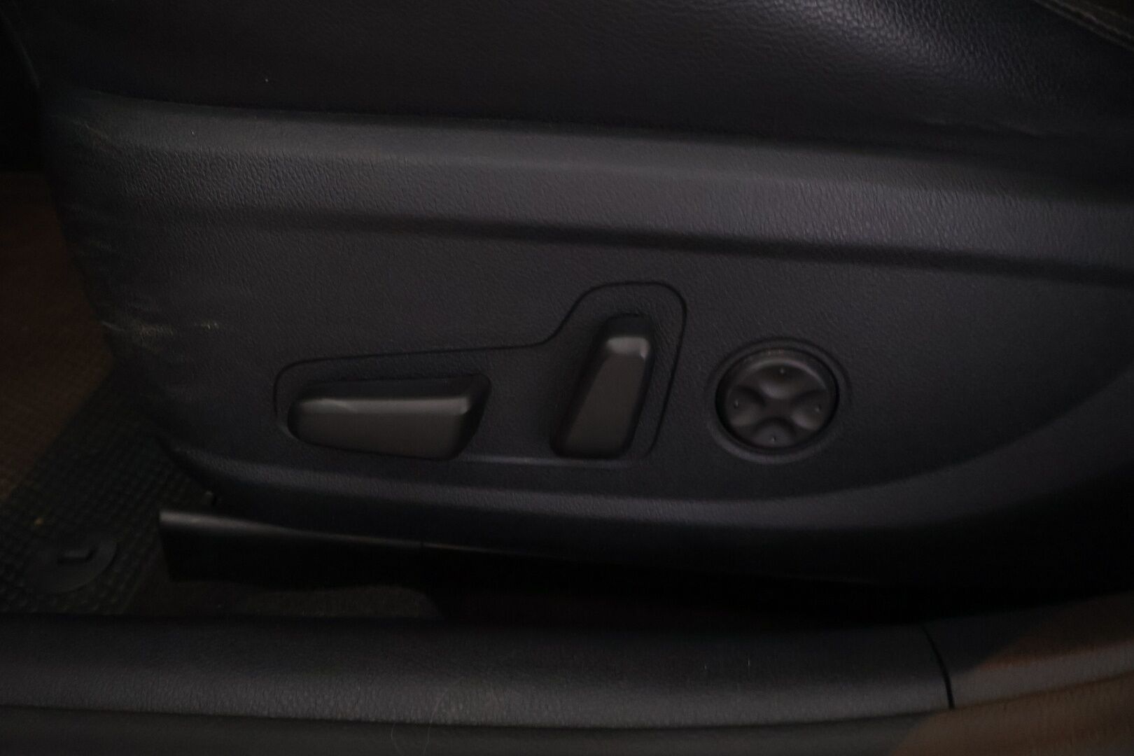 Kia Optima 2018 2,0 GDI PHEV Business Premium A/T *Ilmastoidut Nahat / Harman/Kardon / Adapt. Vakkari / P-kamera / Ratinlämmitin* - Muistipenkki / Navi / Keyless / Hyvä huoltohistoria / Kahdet renkaat aluvanteilla - HULLUT VÄLIPÄIVÄT KORKOTARJOUS 2,49%