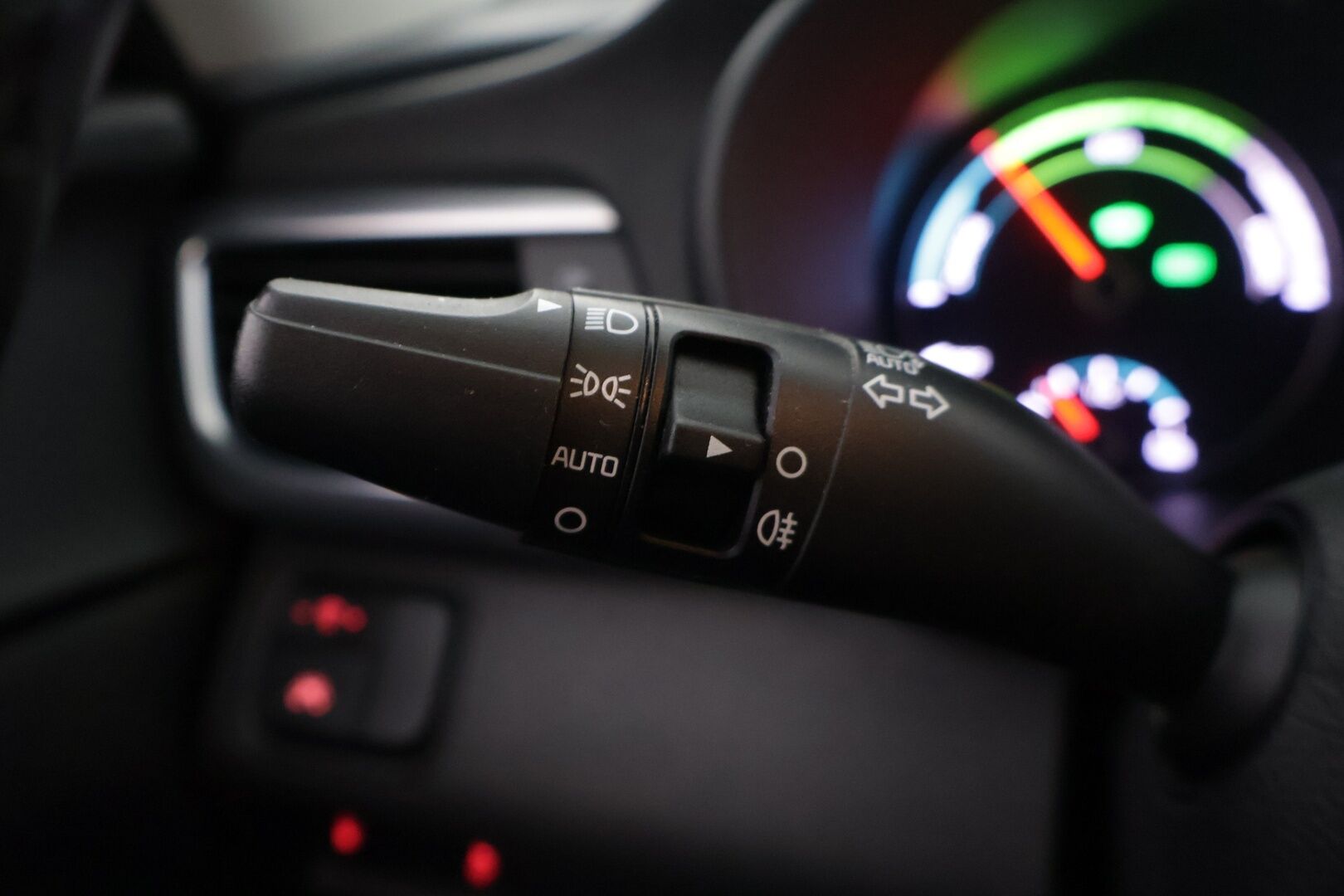 Kia Optima 2018 2,0 GDI PHEV Business Premium A/T *Ilmastoidut Nahat / Harman/Kardon / Adapt. Vakkari / P-kamera / Ratinlämmitin* - Muistipenkki / Navi / Keyless / Hyvä huoltohistoria / Kahdet renkaat aluvanteilla - HULLUT VÄLIPÄIVÄT KORKOTARJOUS 2,49%