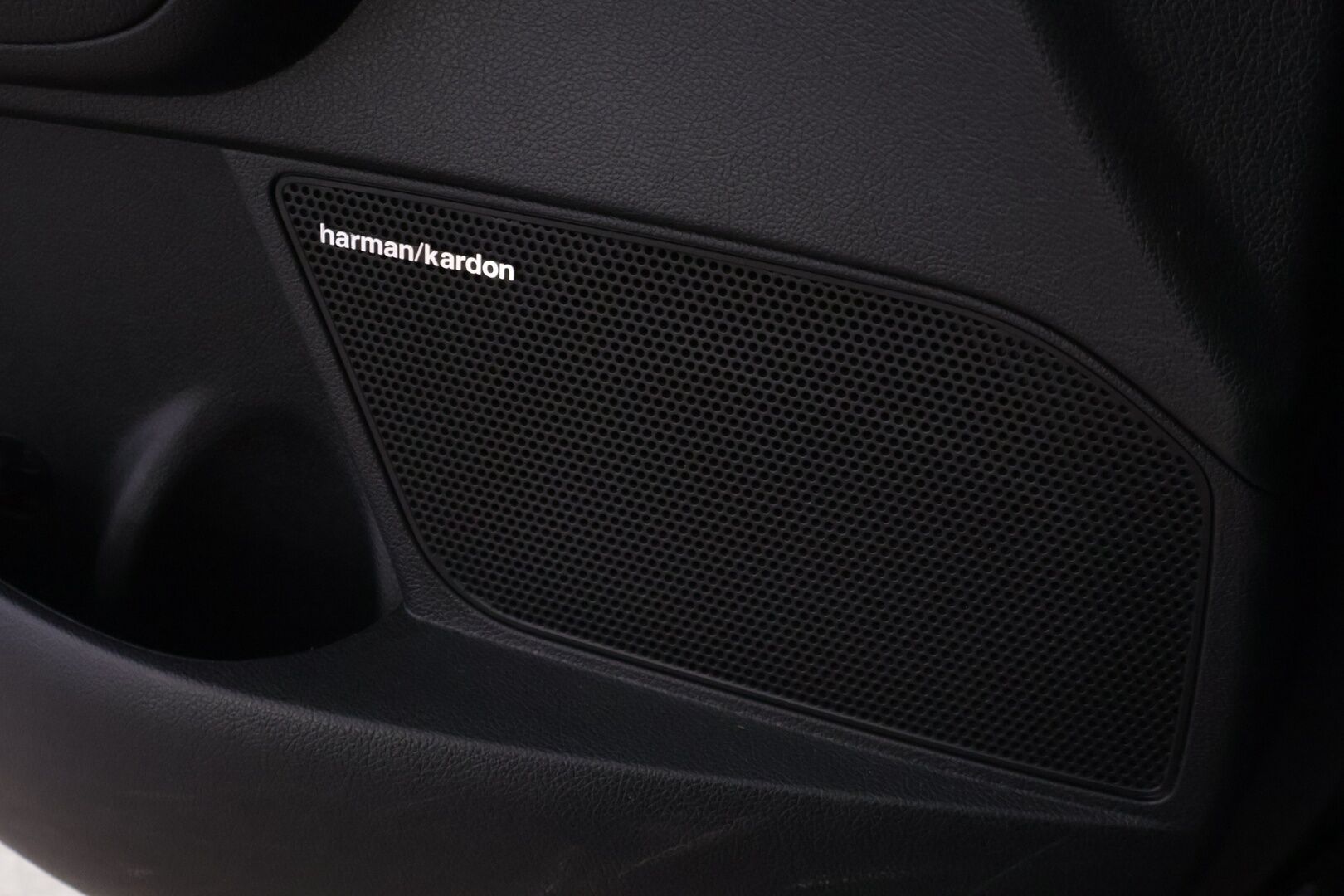 Kia Optima 2018 2,0 GDI PHEV Business Premium A/T *Ilmastoidut Nahat / Harman/Kardon / Adapt. Vakkari / P-kamera / Ratinlämmitin* - Muistipenkki / Navi / Keyless / Hyvä huoltohistoria / Kahdet renkaat aluvanteilla