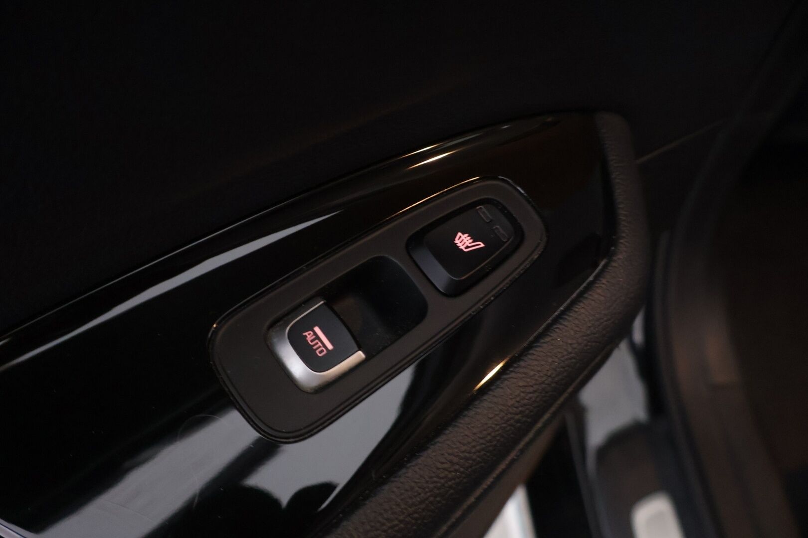 Kia Optima 2018 2,0 GDI PHEV Business Premium A/T *Ilmastoidut Nahat / Harman/Kardon / Adapt. Vakkari / P-kamera / Ratinlämmitin* - Muistipenkki / Navi / Keyless / Hyvä huoltohistoria / Kahdet renkaat aluvanteilla