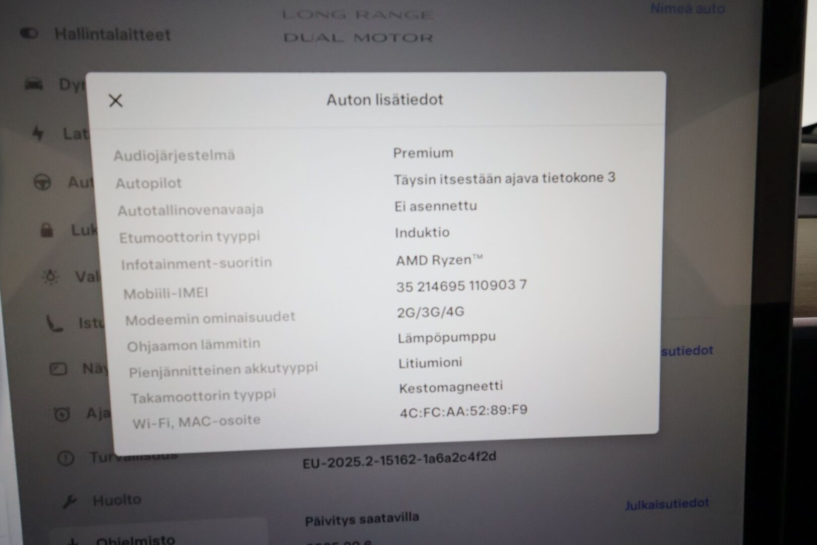 Tesla Model Y 2022 Long Range **Lämpöpumppu / Lasikatto / Matrix-LED / Adapt.Vakkari / P.Kamera / Muistipenkki / Navi / Keyless** - 3,99 % KORKOTARJOUS TÄHÄN AUTOON - 1-om Suomi-auto / Akku kuntotarkastettu / 2x Latauskaapelit / Kahdet Renkaat