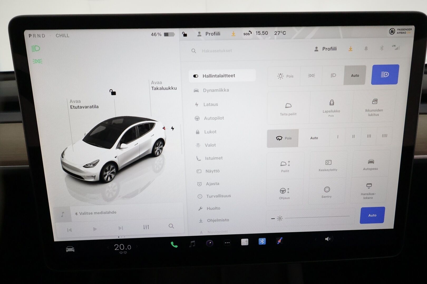 Tesla Model Y 2022 Long Range **Lämpöpumppu / Lasikatto / Matrix-LED / Adapt.Vakkari / P.Kamera / Muistipenkki / Navi / Keyless** - 3,99 % KORKOTARJOUS TÄHÄN AUTOON - 1-om Suomi-auto / Akku kuntotarkastettu / 2x Latauskaapelit / Kahdet Renkaat