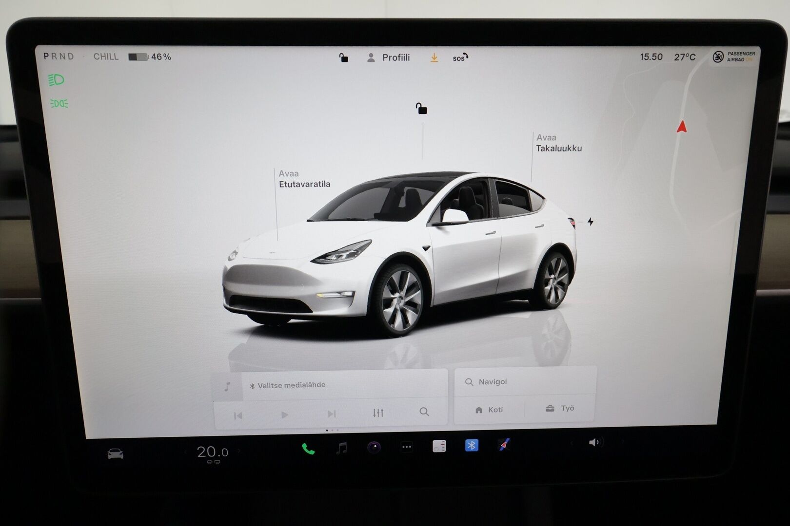 Tesla Model Y 2022 Long Range **Lämpöpumppu / Lasikatto / Matrix-LED / Adapt.Vakkari / P.Kamera / Muistipenkki / Navi / Keyless** - 3,99 % KORKOTARJOUS TÄHÄN AUTOON - 1-om Suomi-auto / Akku kuntotarkastettu / 2x Latauskaapelit / Kahdet Renkaat