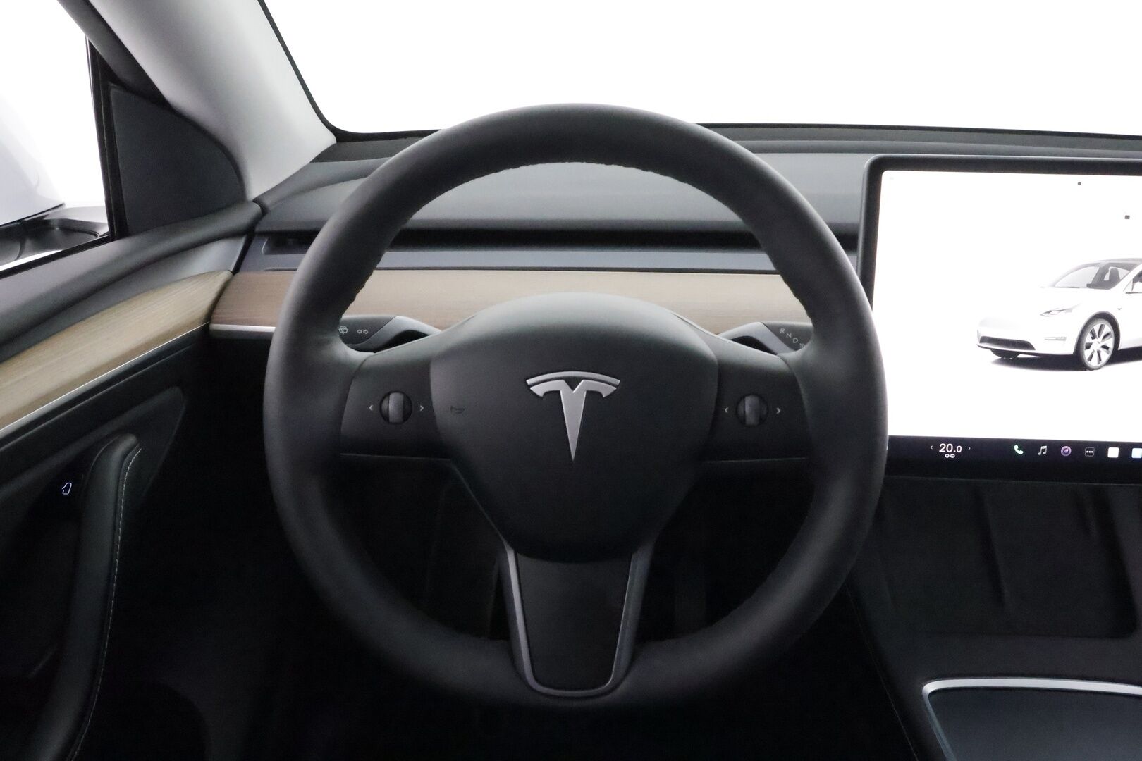 Tesla Model Y 2022 Long Range **Lämpöpumppu / Lasikatto / Matrix-LED / Adapt.Vakkari / P.Kamera / Muistipenkki / Navi / Keyless** - 3,99 % KORKOTARJOUS TÄHÄN AUTOON - 1-om Suomi-auto / Akku kuntotarkastettu / 2x Latauskaapelit / Kahdet Renkaat