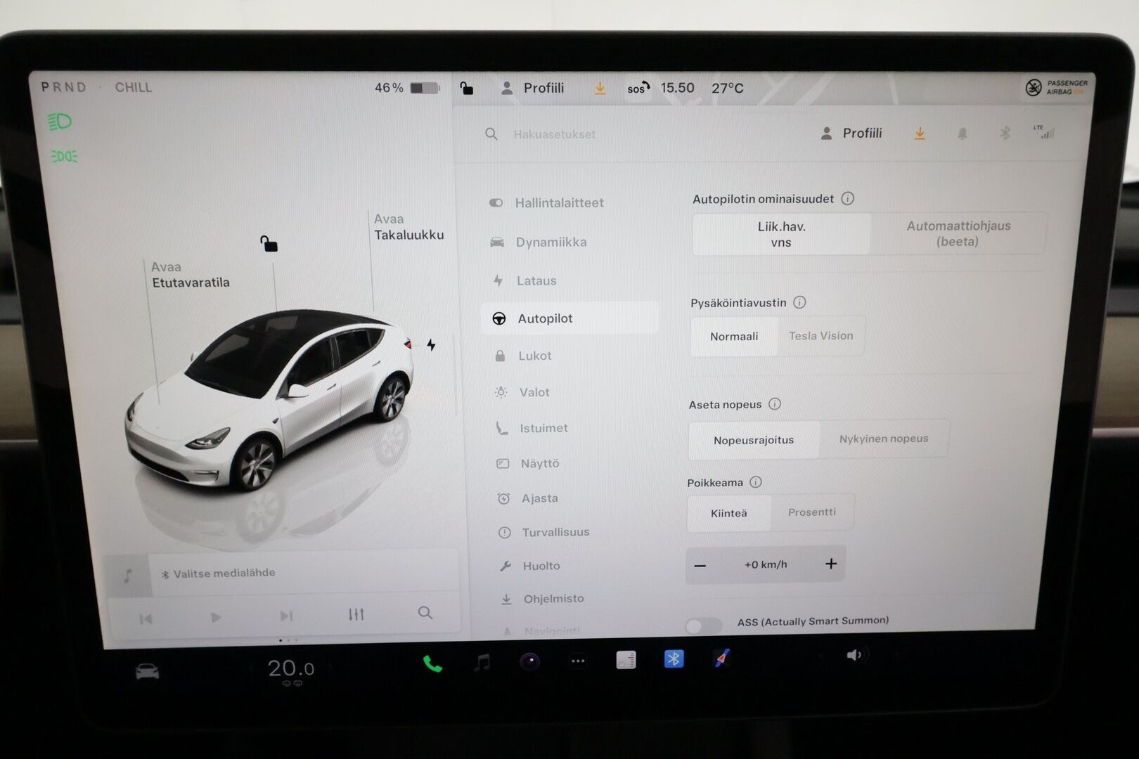 Tesla Model Y 2022 Long Range **Lämpöpumppu / Lasikatto / Matrix-LED / Adapt.Vakkari / P.Kamera / Muistipenkki / Navi / Keyless** - 3,99 % KORKOTARJOUS TÄHÄN AUTOON - 1-om Suomi-auto / Akku kuntotarkastettu / 2x Latauskaapelit / Kahdet Renkaat