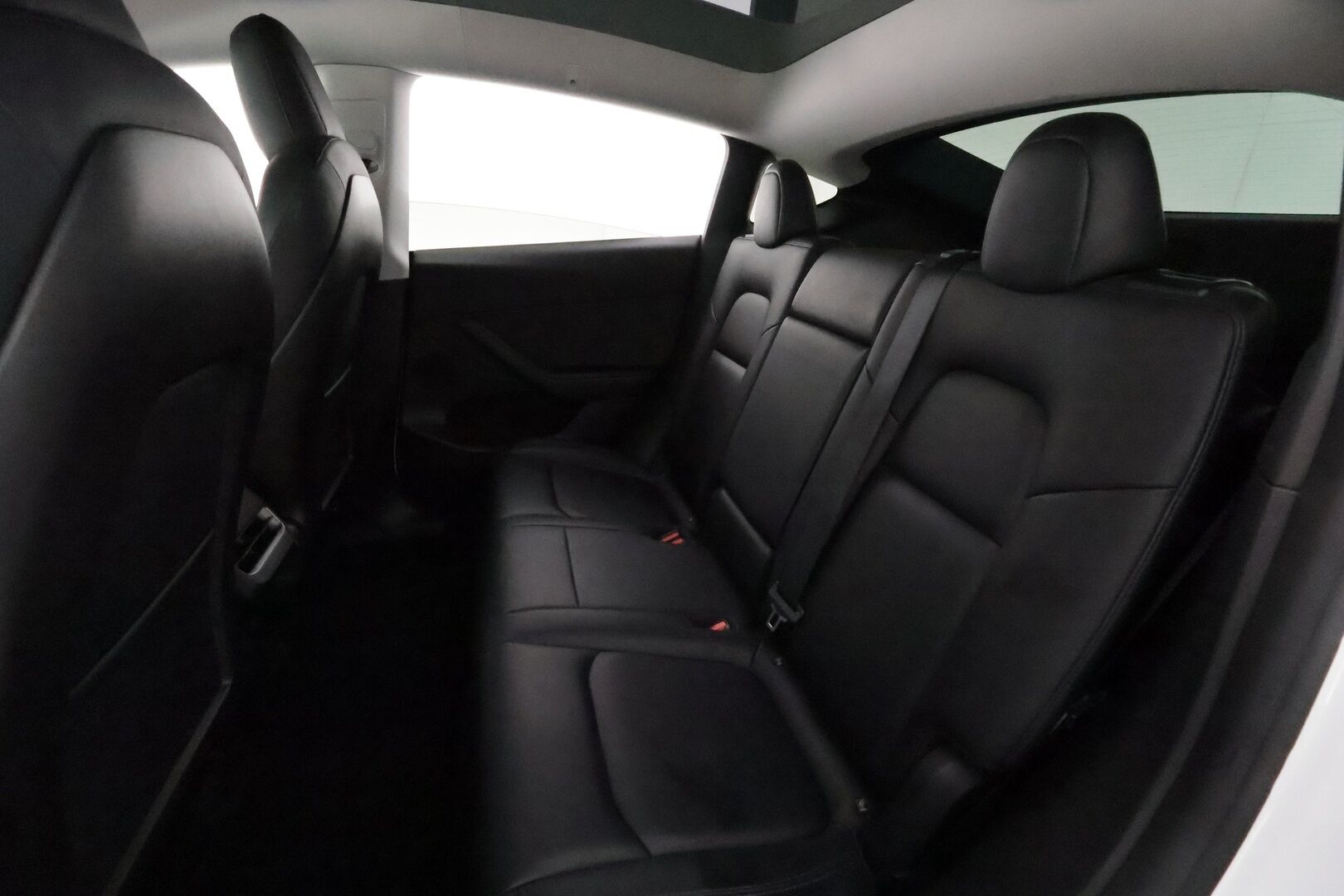 Tesla Model Y 2022 Long Range **Lämpöpumppu / Lasikatto / Matrix-LED / Adapt.Vakkari / P.Kamera / Muistipenkki / Navi / Keyless** - 3,99 % KORKOTARJOUS TÄHÄN AUTOON - 1-om Suomi-auto / Akku kuntotarkastettu / 2x Latauskaapelit / Kahdet Renkaat