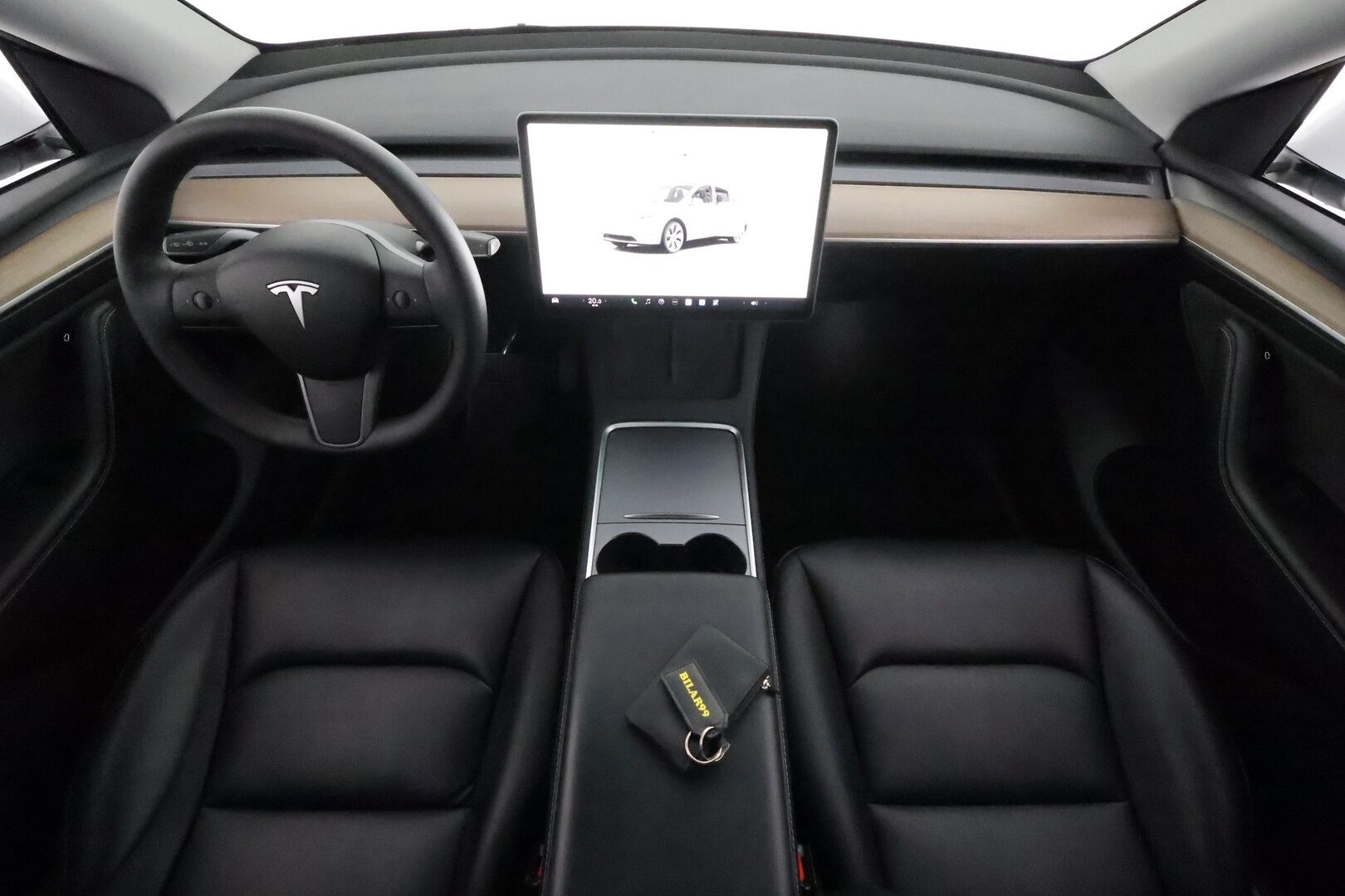 Tesla Model Y 2022 Long Range **Lämpöpumppu / Lasikatto / Matrix-LED / Adapt.Vakkari / P.Kamera / Muistipenkki / Navi / Keyless** - 3,99 % KORKOTARJOUS TÄHÄN AUTOON - 1-om Suomi-auto / Akku kuntotarkastettu / 2x Latauskaapelit / Kahdet Renkaat
