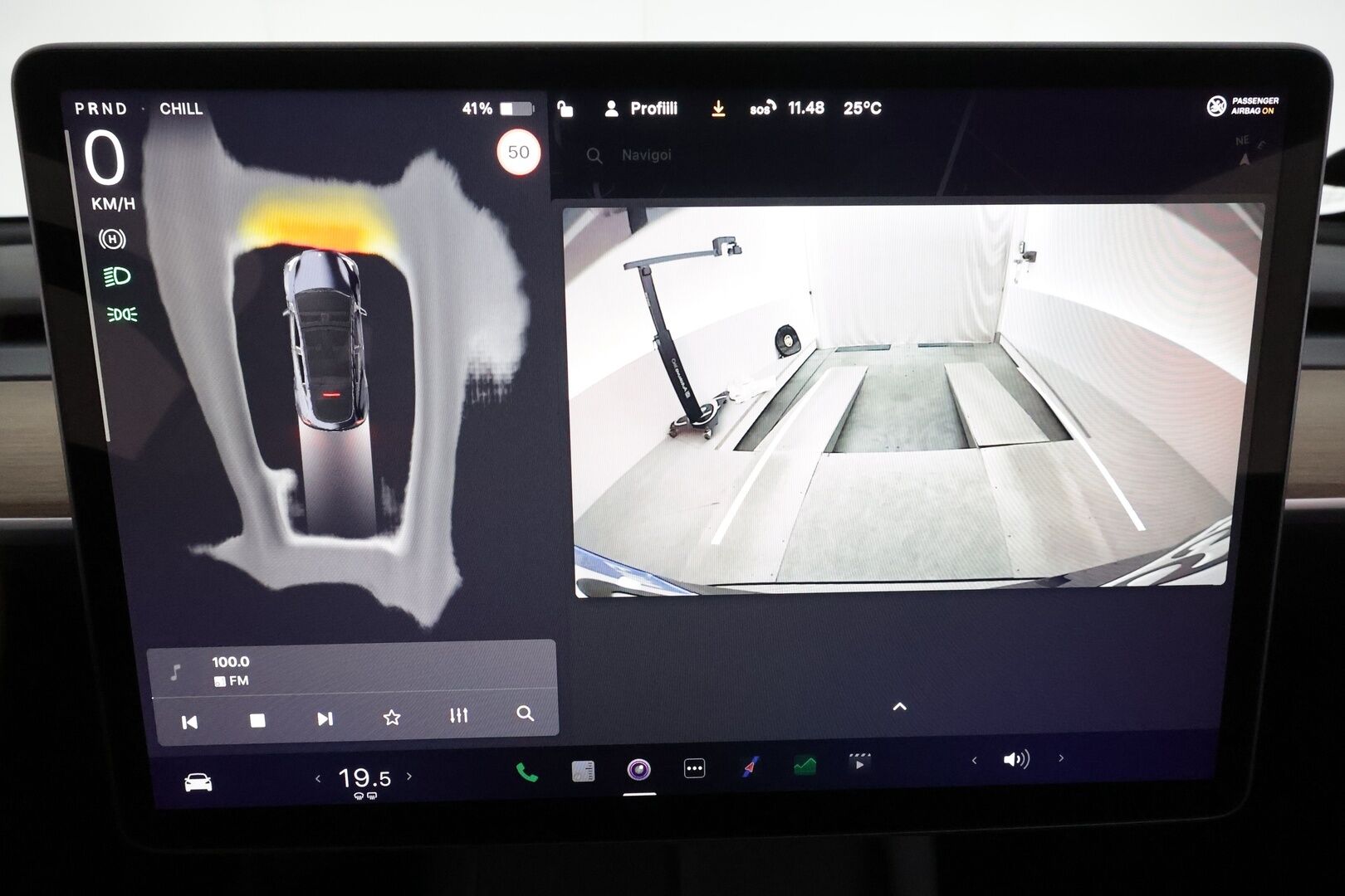 Tesla Model Y 2022 Long Range **Lämpöpumppu / Lasikatto / Matrix-LED / Adapt.Vakkari / P.Kamera / Muistipenkki / Navi / Keyless** - 3,99 % KORKOTARJOUS TÄHÄN AUTOON - 1-om Suomi-auto / 2x Latauskaapelit / Kahdet Renkaat