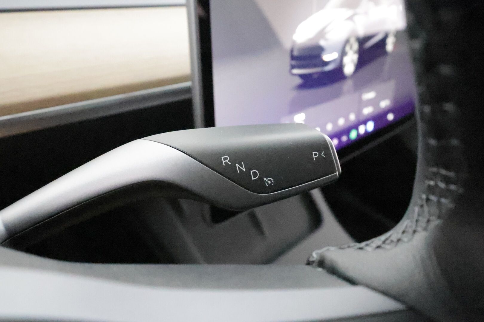 Tesla Model Y 2022 Long Range **Lämpöpumppu / Lasikatto / Matrix-LED / Adapt.Vakkari / P.Kamera / Muistipenkki / Navi / Keyless** - 3,99 % KORKOTARJOUS TÄHÄN AUTOON - 1-om Suomi-auto / 2x Latauskaapelit / Kahdet Renkaat