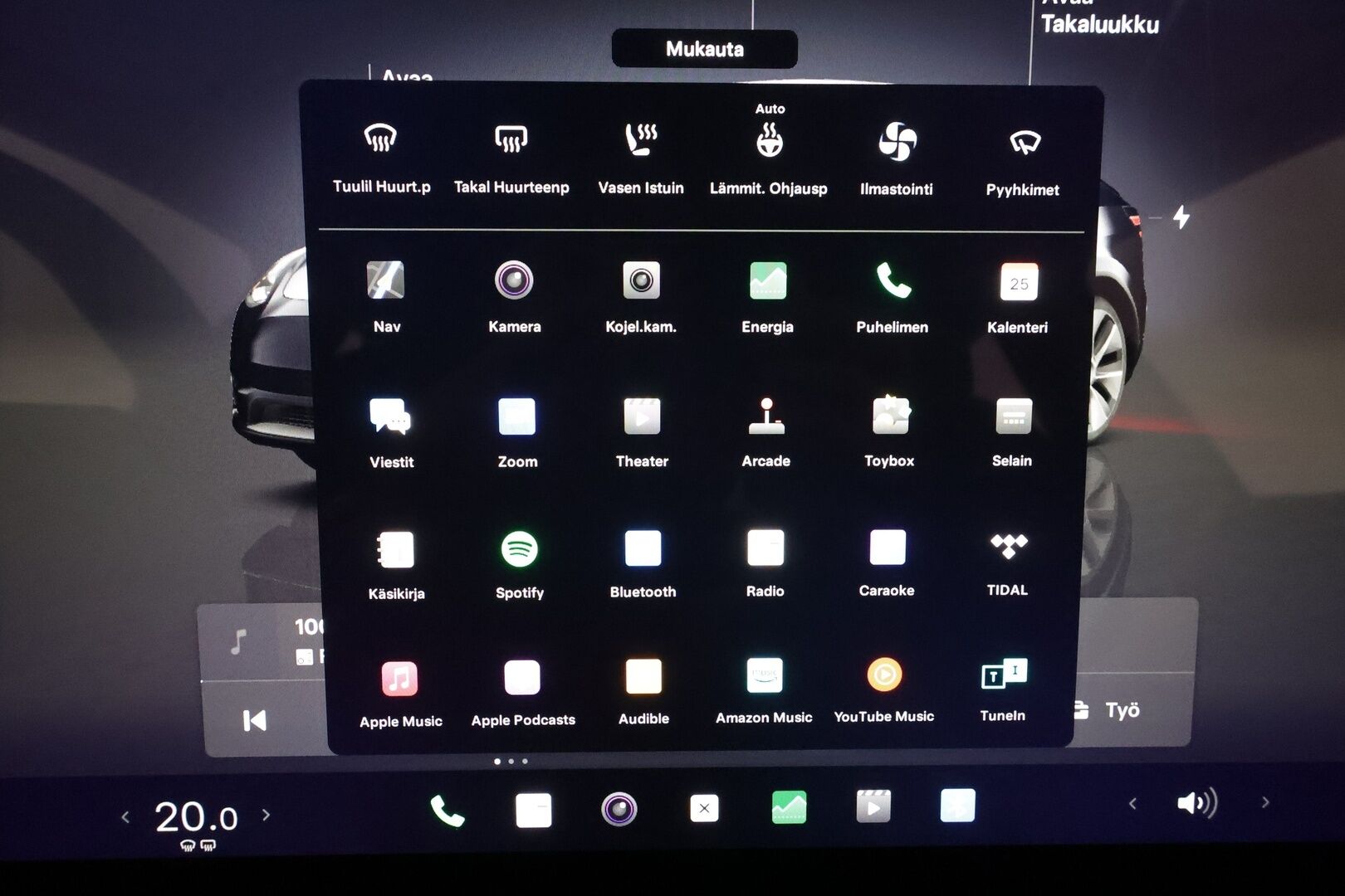 Tesla Model Y 2022 Long Range **Lämpöpumppu / Lasikatto / Matrix-LED / Adapt.Vakkari / P.Kamera / Muistipenkki / Navi / Keyless** - 3,99 % KORKOTARJOUS TÄHÄN AUTOON - 1-om Suomi-auto / 2x Latauskaapelit / Kahdet Renkaat